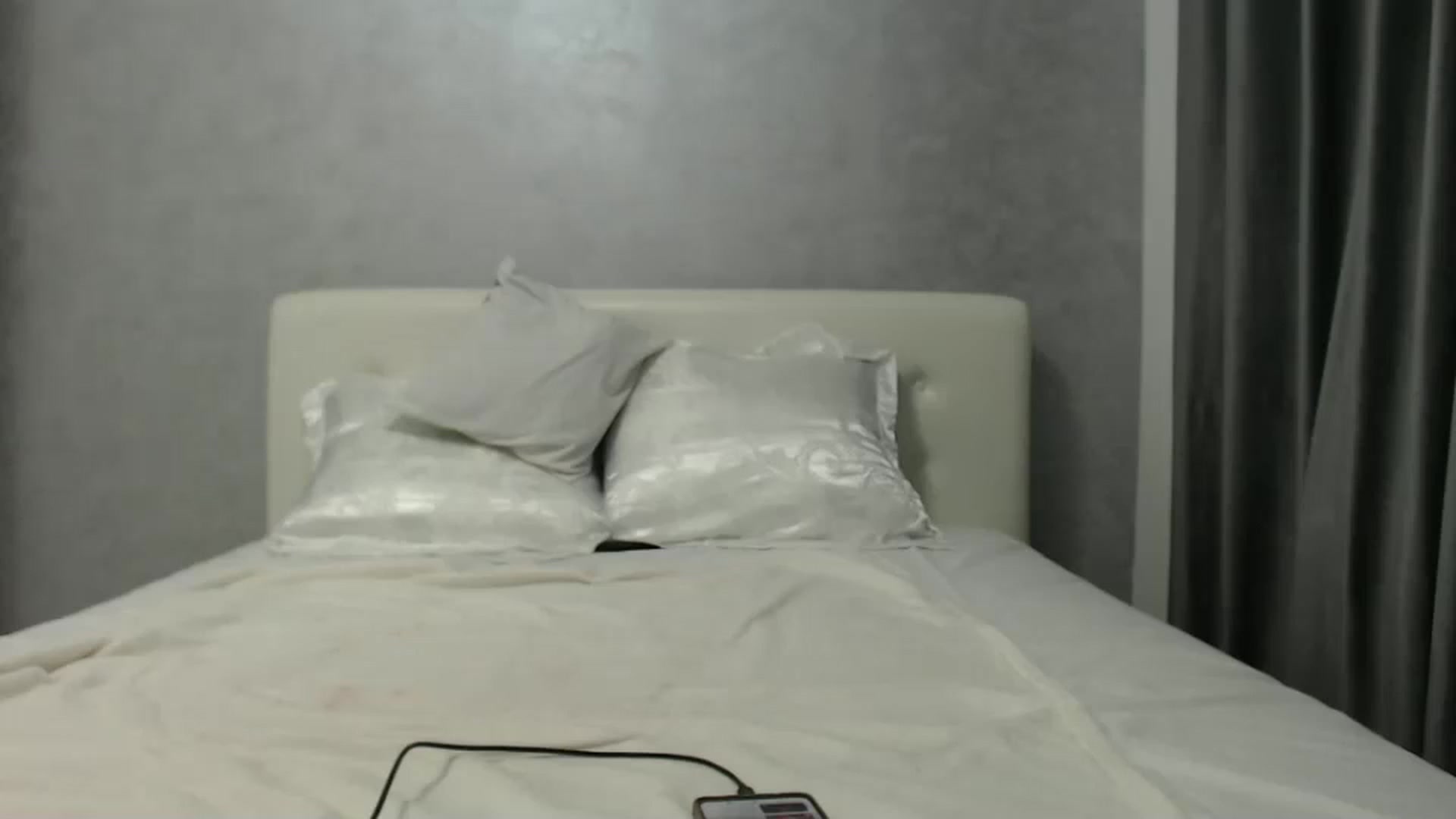Gallery image thumbnail from Aahh_Emilia's myfreecams stream on, 08/09/2024, 16:34 image 15 of 20