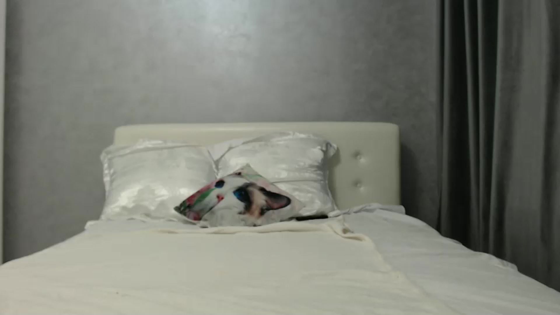 Gallery image thumbnail from Aahh_Emilia's myfreecams stream on, 08/14/2024, 16:57 image 14 of 20