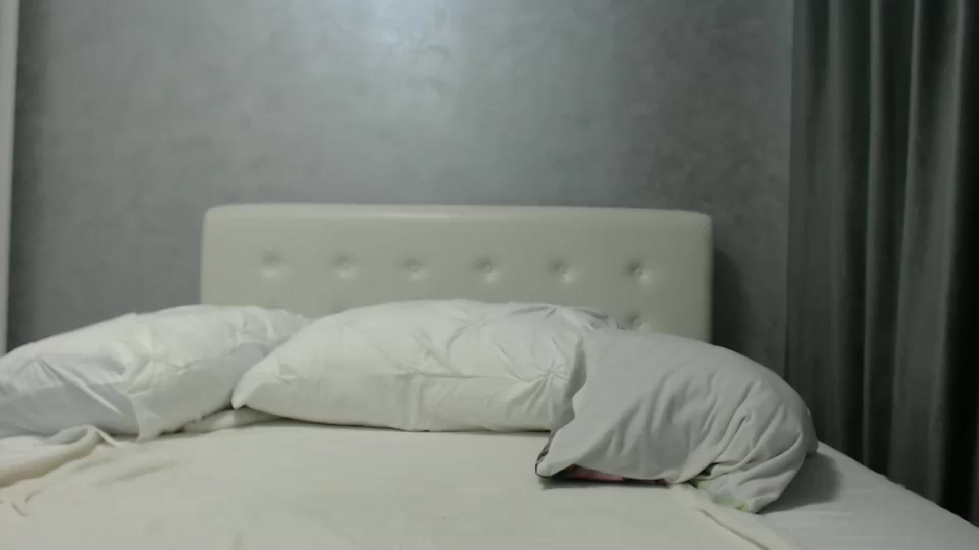 Gallery image thumbnail from Aahh_Emilia's myfreecams stream on, 08/15/2024, 18:27 image 8 of 20