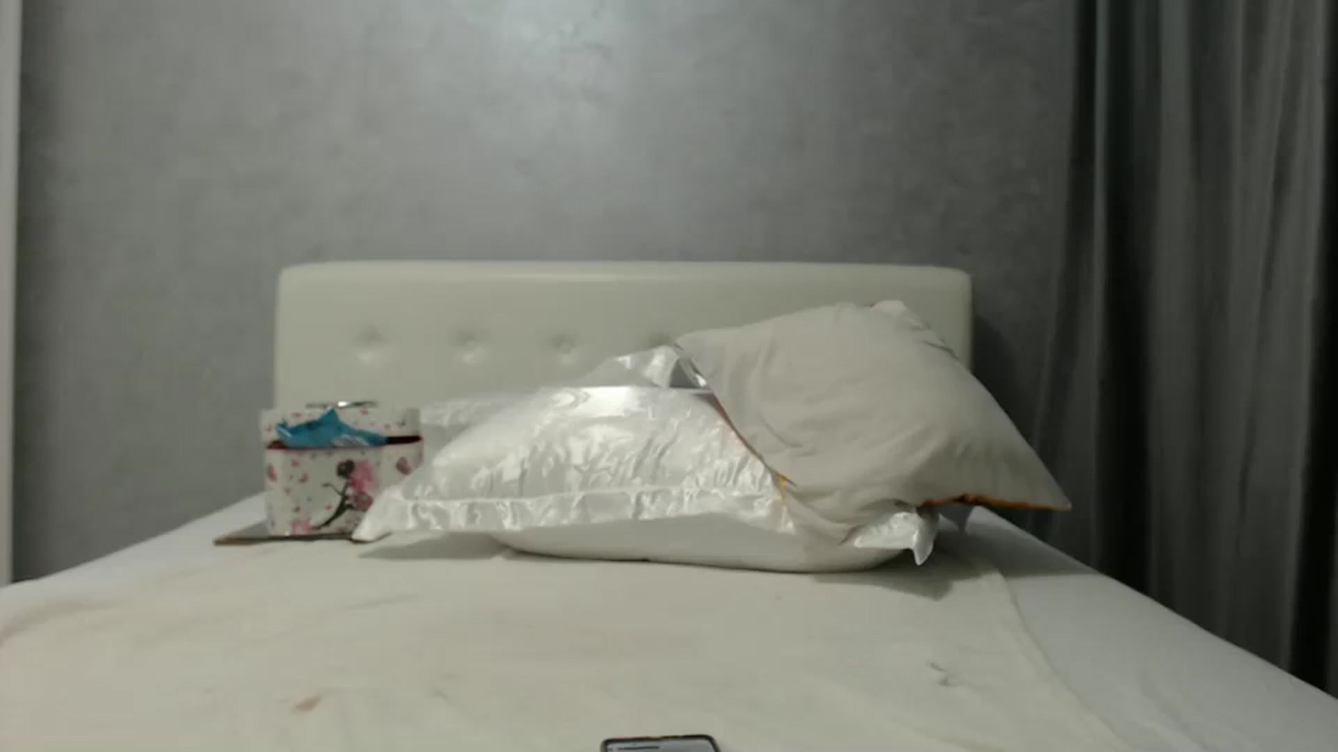 Gallery image thumbnail from Aahh_Emilia's myfreecams stream on, 08/23/2024, 18:32 image 16 of 20