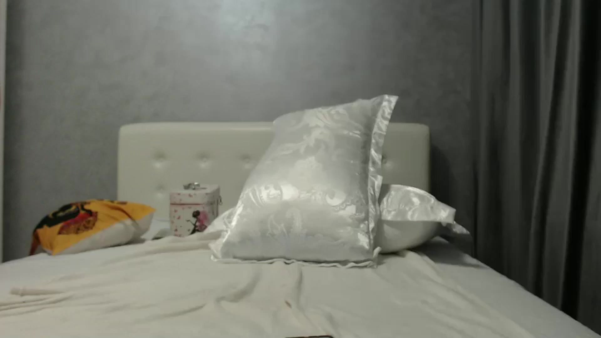 Gallery image thumbnail from Aahh_Emilia's myfreecams stream on, 08/24/2024, 17:47 image 17 of 20