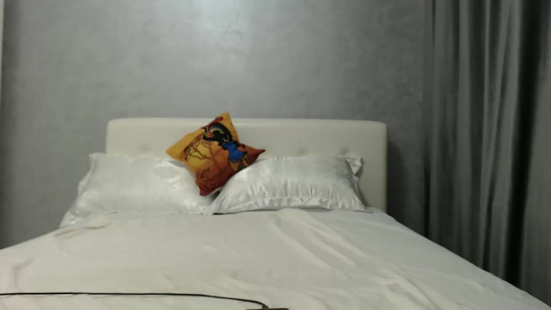 Gallery image thumbnail from Aahh_Emilia's myfreecams stream on, 08/25/2024, 16:20 image 9 of 20