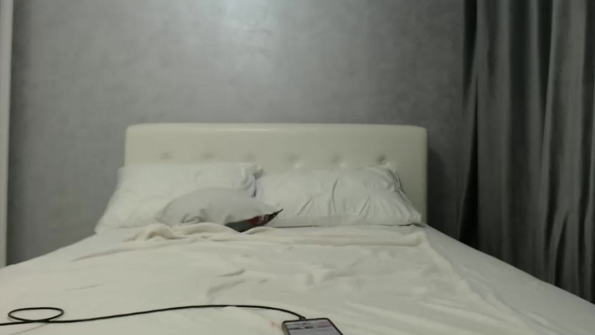 Gallery image thumbnail from Aahh_Emilia's myfreecams stream on, 09/04/2024, 16:47 image 13 of 20