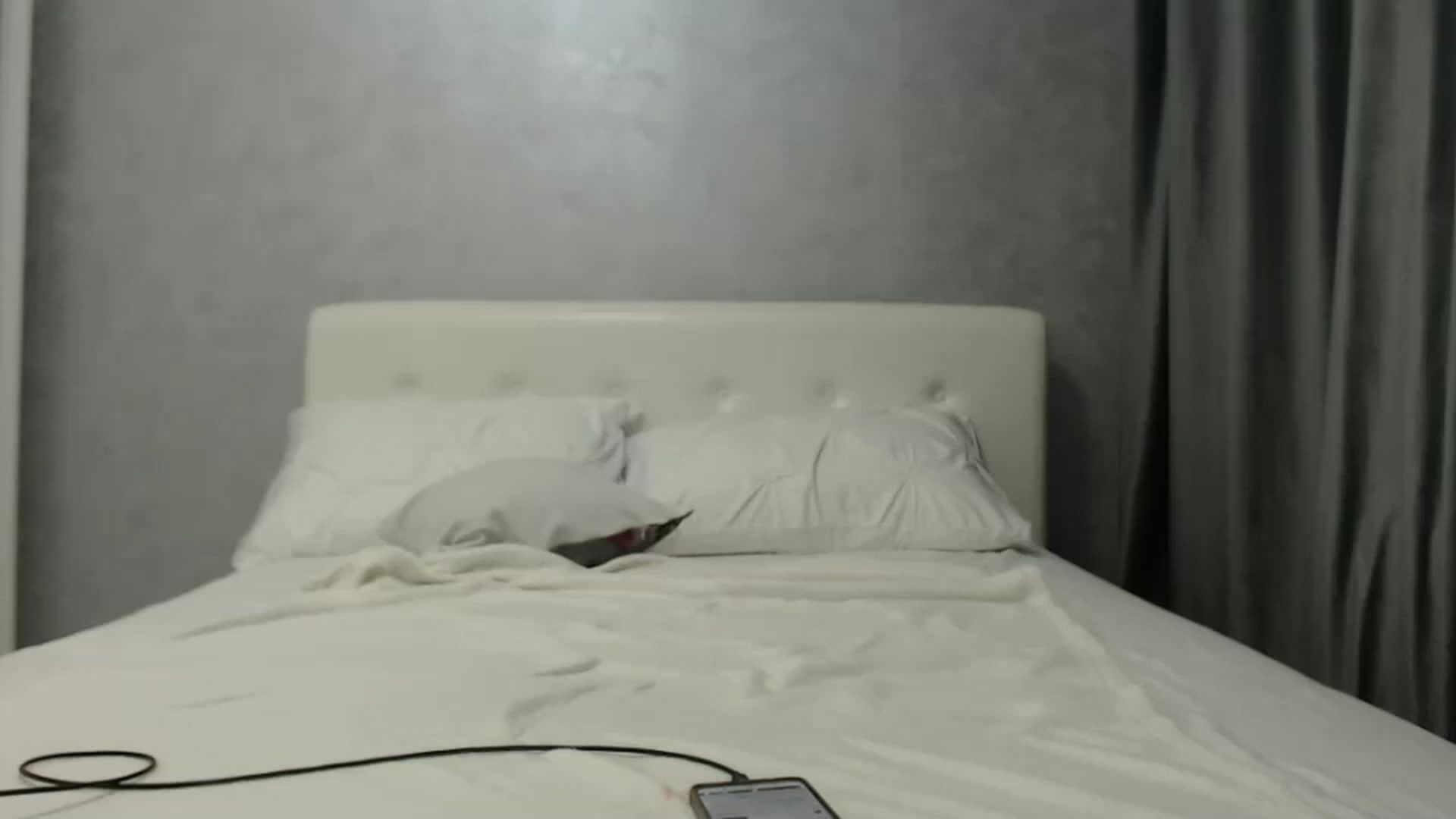 Gallery image thumbnail from Aahh_Emilia's myfreecams stream on, 09/04/2024, 16:47 image 14 of 20
