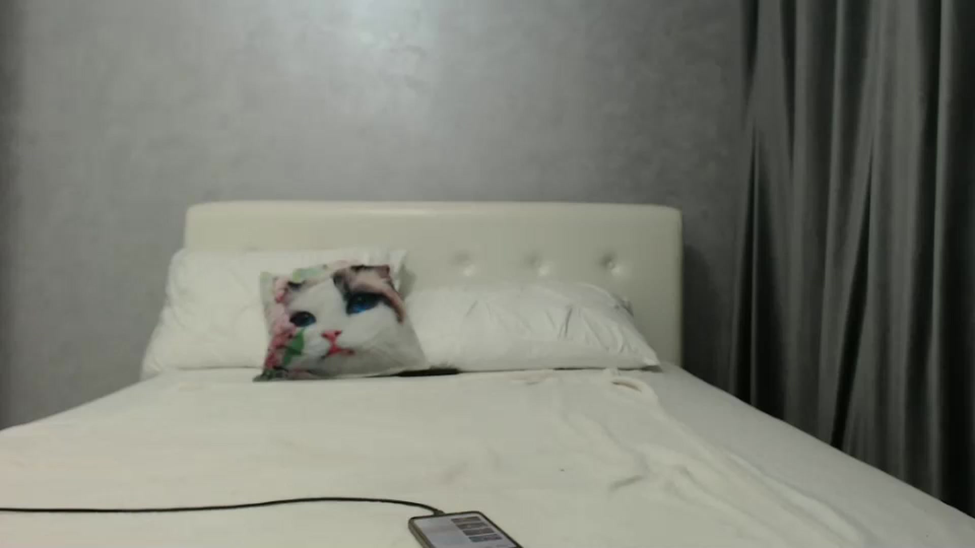 Gallery image thumbnail from Aahh_Emilia's myfreecams stream on, 09/07/2024, 16:46 image 9 of 20
