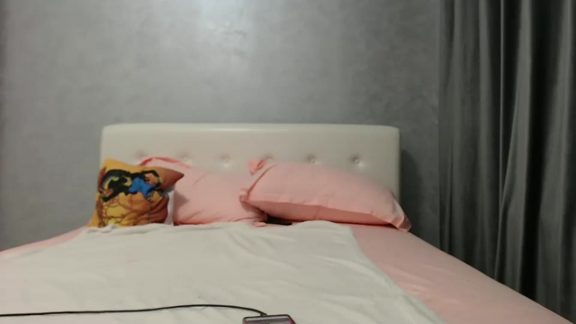 Gallery image thumbnail from Aahh_Emilia's myfreecams stream on, 09/08/2024, 16:22 image 18 of 20