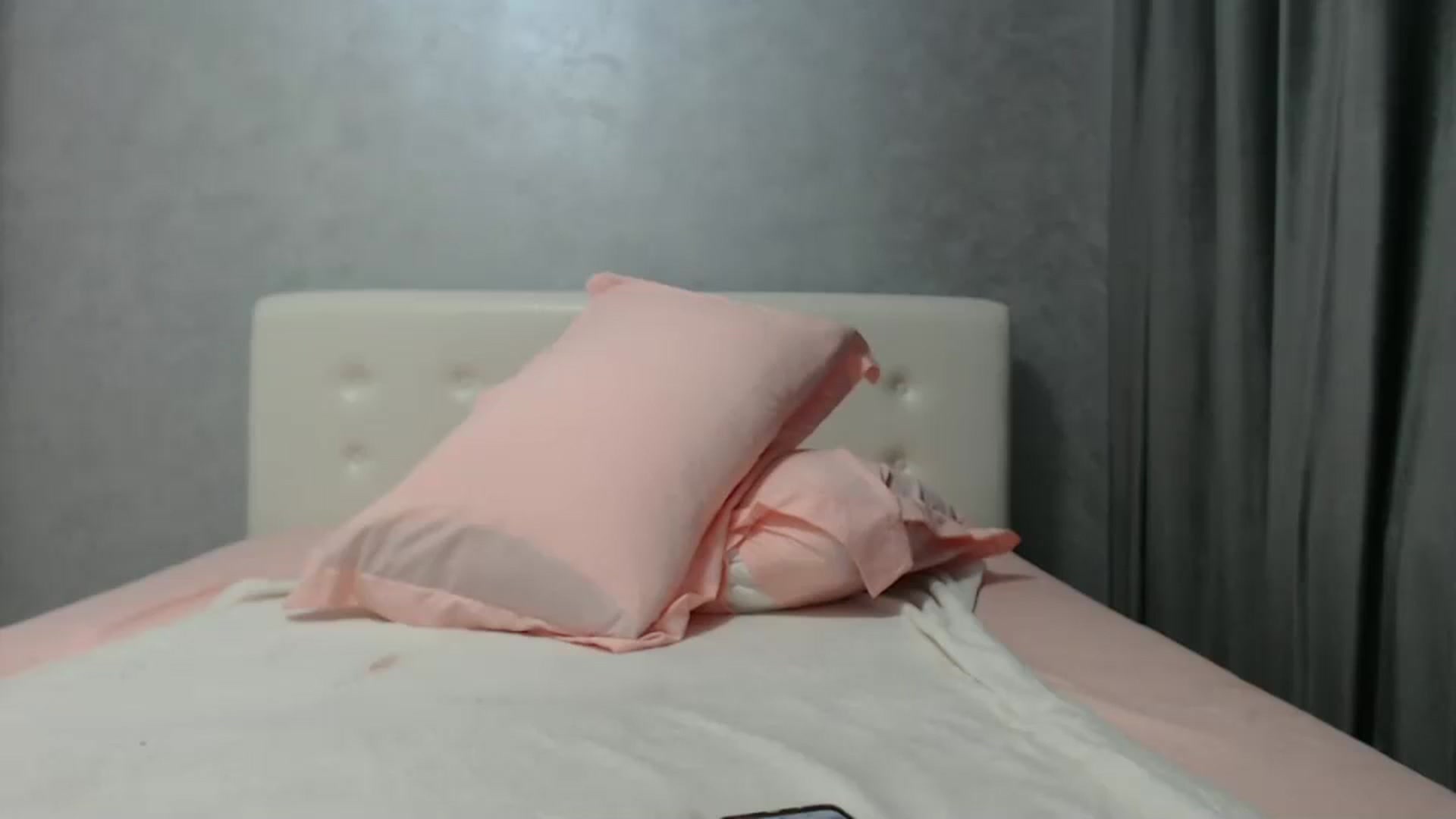 Gallery image thumbnail from Aahh_Emilia's myfreecams stream on, 09/13/2024, 18:42 image 13 of 20