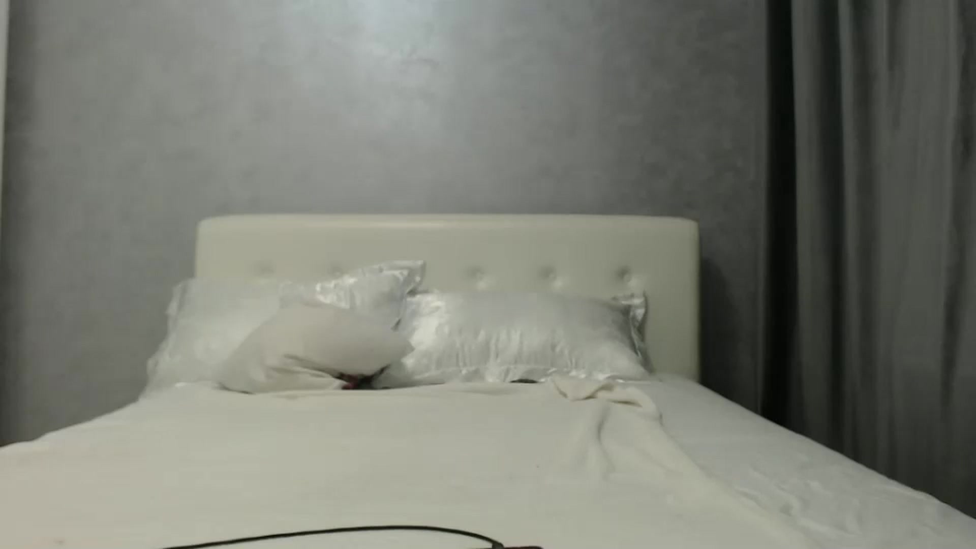 Gallery image thumbnail from Aahh_Emilia's myfreecams stream on, 09/22/2024, 16:43 image 15 of 20