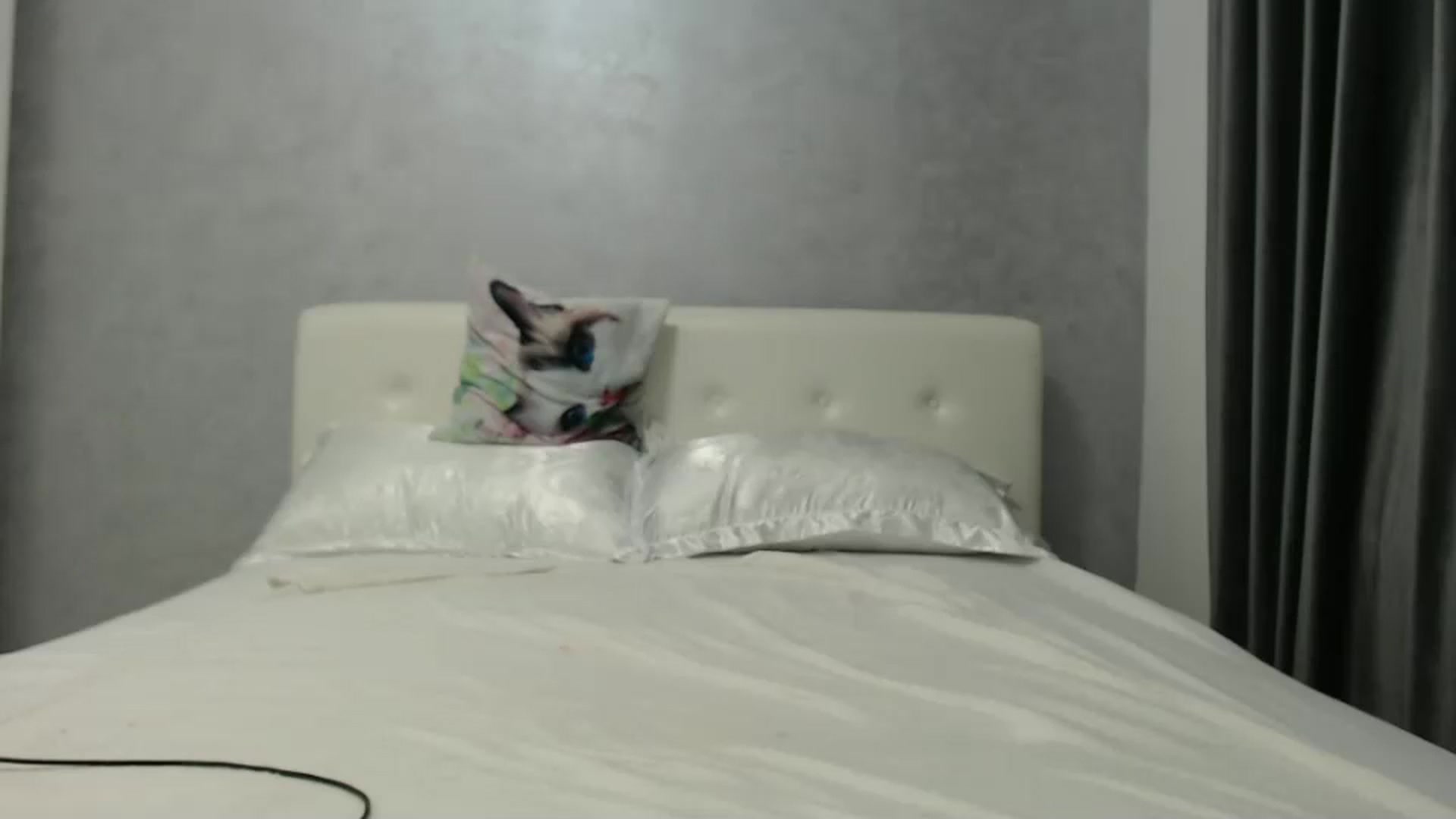 Gallery image thumbnail from Aahh_Emilia's myfreecams stream on, 09/24/2024, 17:22 image 14 of 20