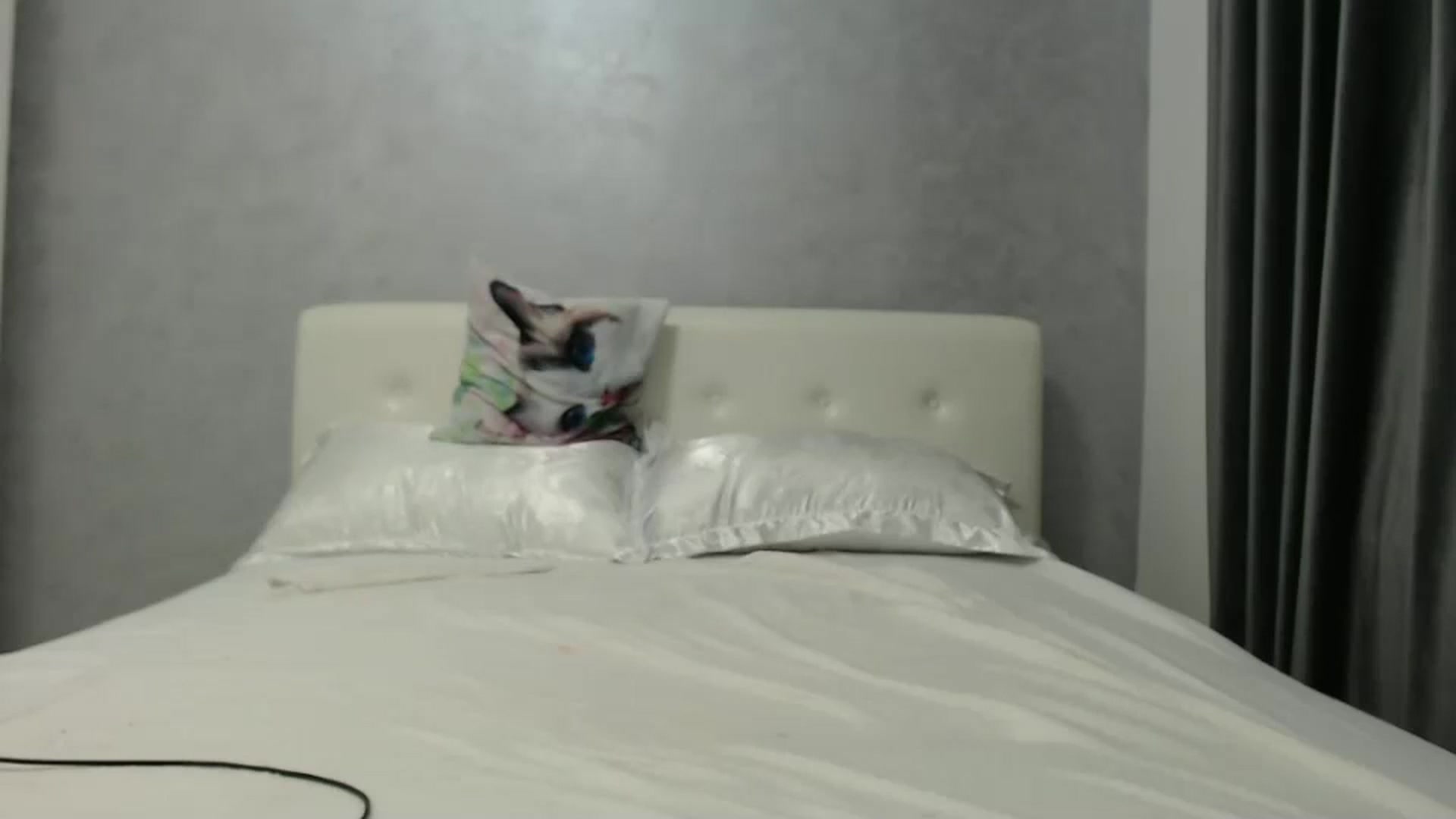 Gallery image thumbnail from Aahh_Emilia's myfreecams stream on, 09/24/2024, 17:22 image 16 of 20