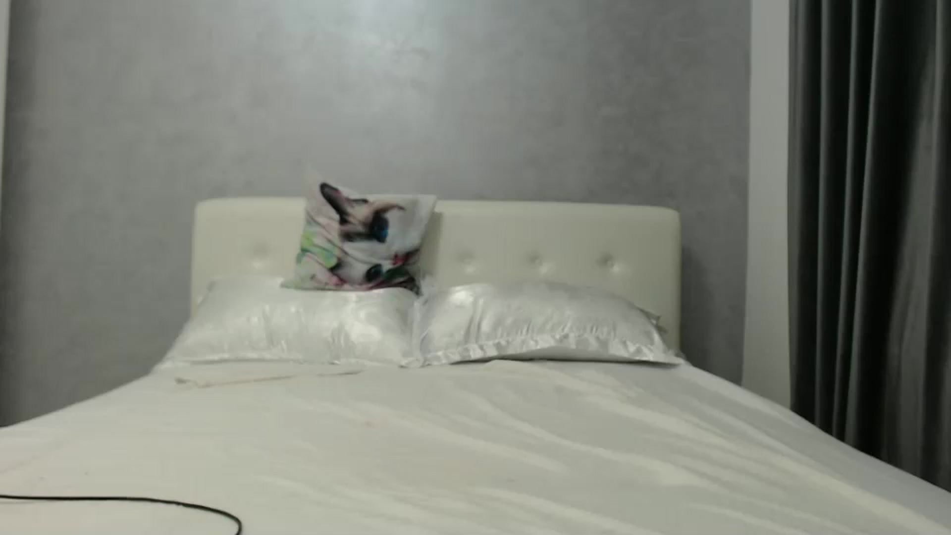 Gallery image thumbnail from Aahh_Emilia's myfreecams stream on, 09/24/2024, 17:22 image 12 of 20