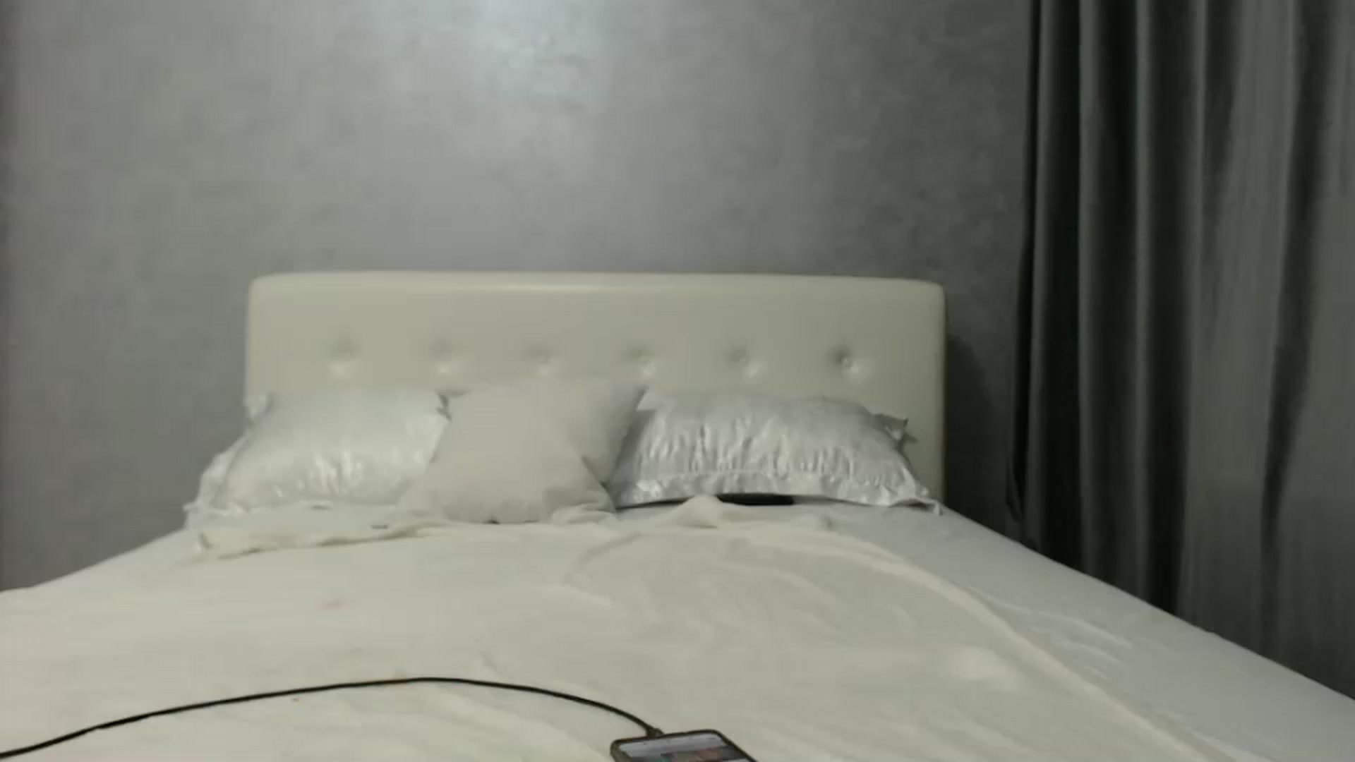 Gallery image thumbnail from Aahh_Emilia's myfreecams stream on, 09/26/2024, 16:42 image 4 of 20