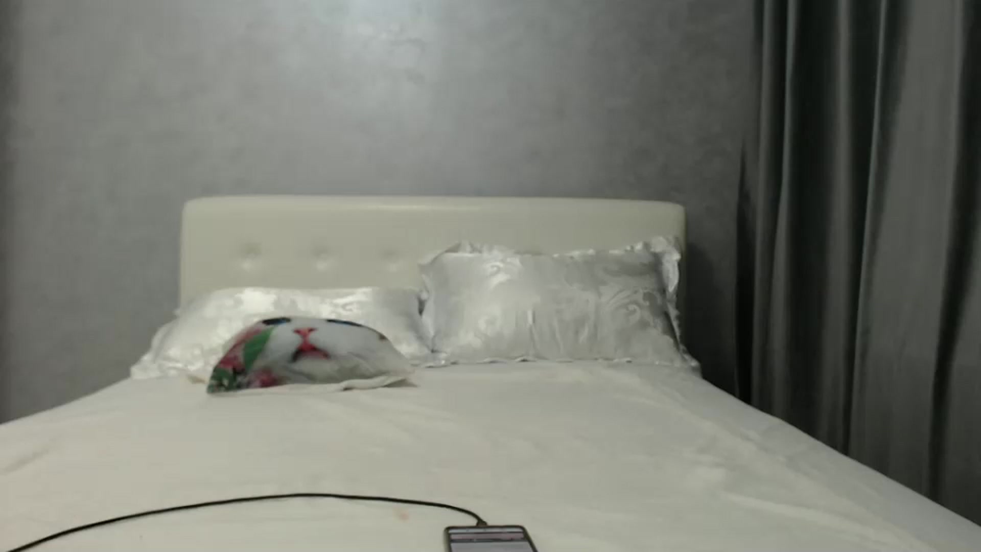 Gallery image thumbnail from Aahh_Emilia's myfreecams stream on, 09/27/2024, 16:16 image 18 of 20