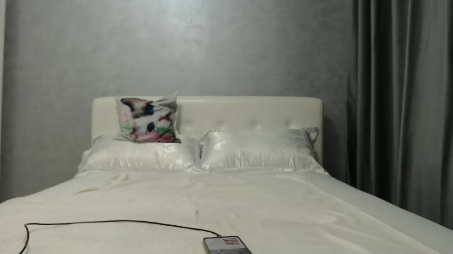 Gallery image thumbnail from Aahh_Emilia's myfreecams stream on, 09/28/2024, 16:37 image 11 of 20