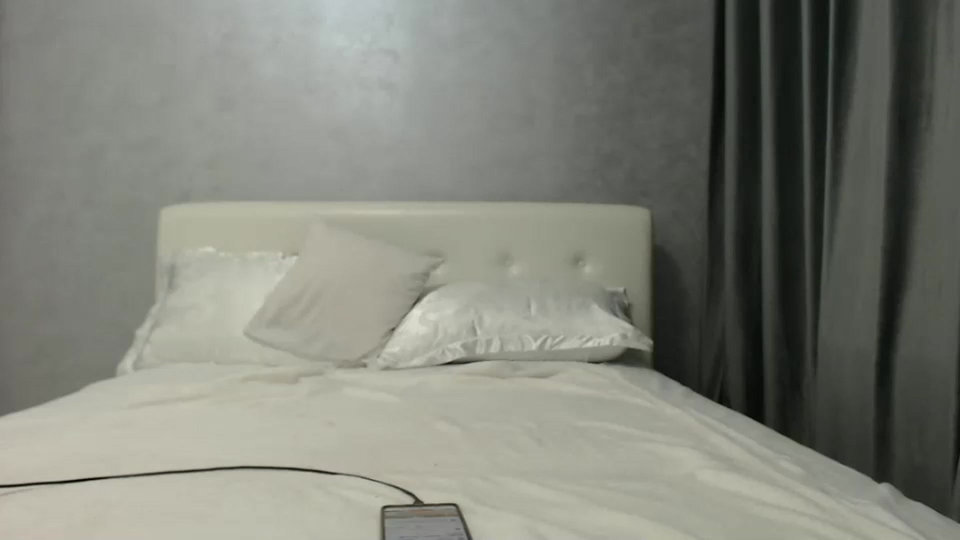 Gallery image thumbnail from Aahh_Emilia's myfreecams stream on, 09/30/2024, 16:45 image 9 of 20
