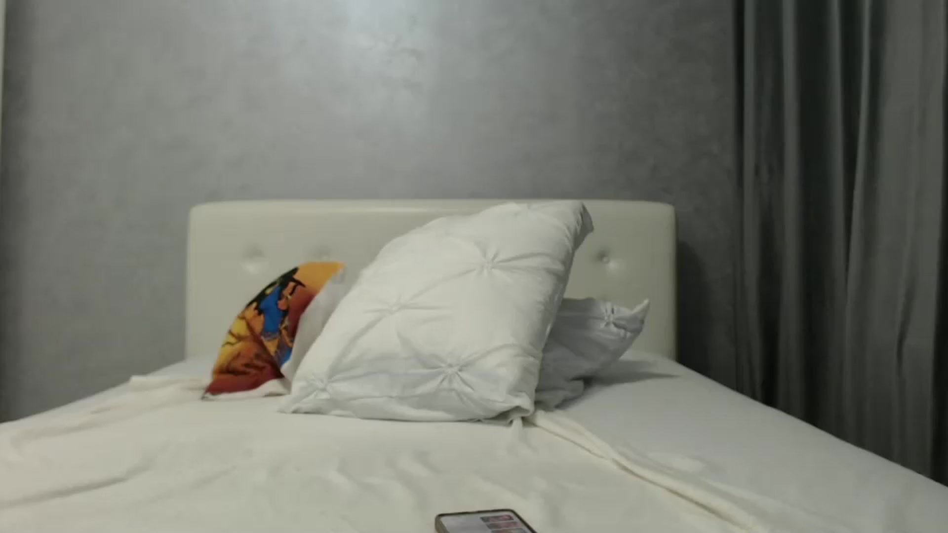Gallery image thumbnail from Aahh_Emilia's myfreecams stream on, 10/09/2024, 18:31 image 10 of 20