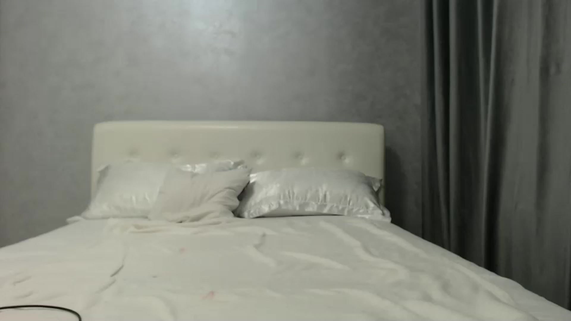 Gallery image thumbnail from Aahh_Emilia's myfreecams stream on, 10/17/2024, 17:09 image 13 of 20