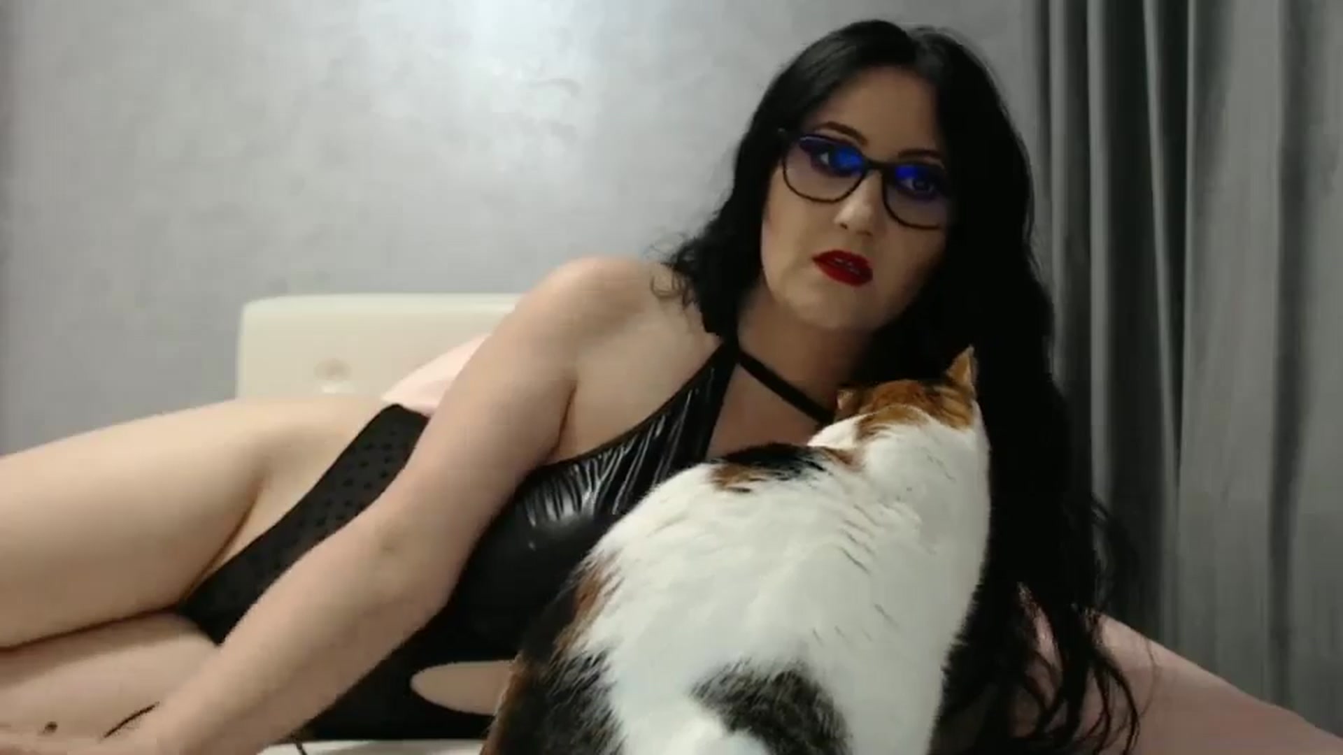 Gallery image thumbnail from Aahh_Emilia's myfreecams stream on, 10/26/2024, 17:43 image 3 of 20