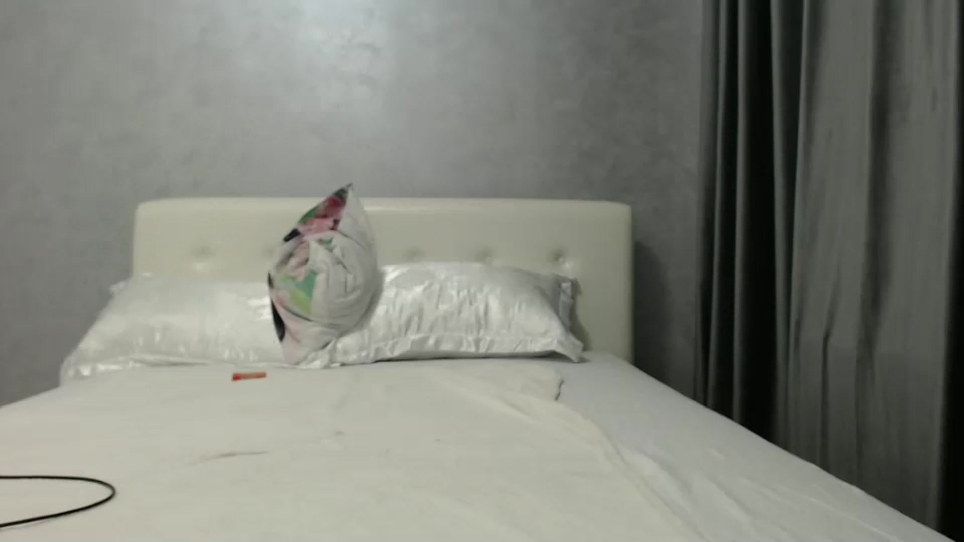 Gallery image thumbnail from Aahh_Emilia's myfreecams stream on, 10/28/2024, 16:37 image 20 of 20