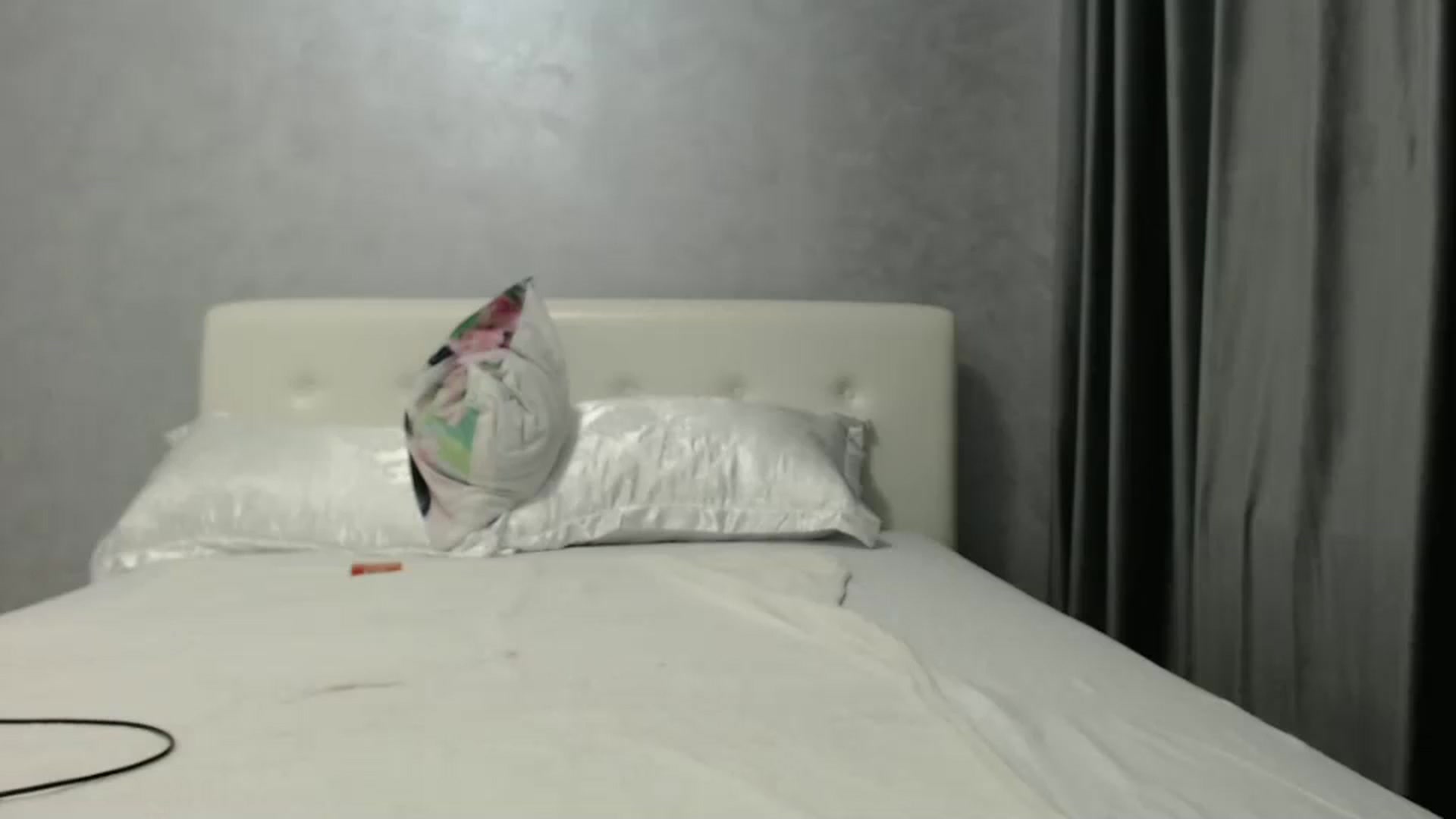 Gallery image thumbnail from Aahh_Emilia's myfreecams stream on, 10/28/2024, 16:37 image 19 of 20