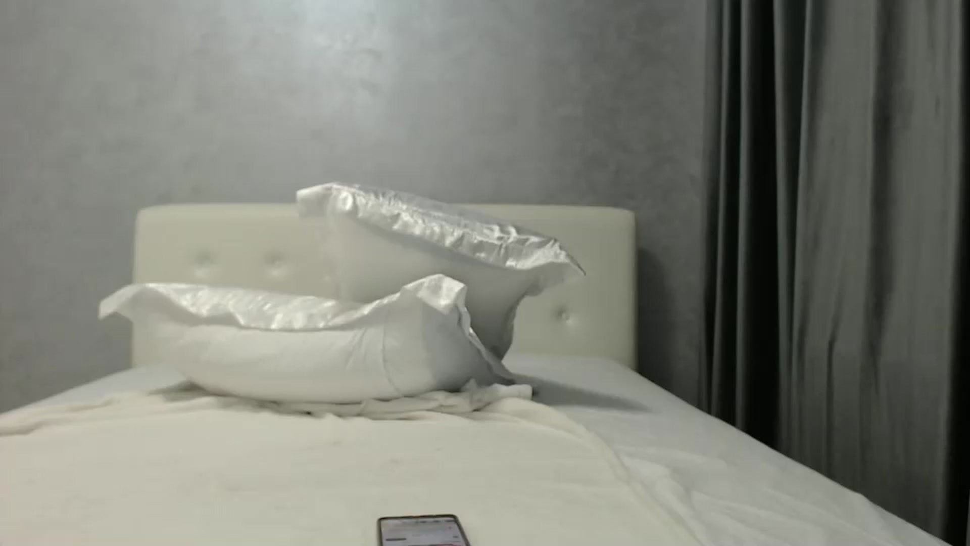 Gallery image thumbnail from Aahh_Emilia's myfreecams stream on, 10/28/2024, 18:49 image 18 of 20