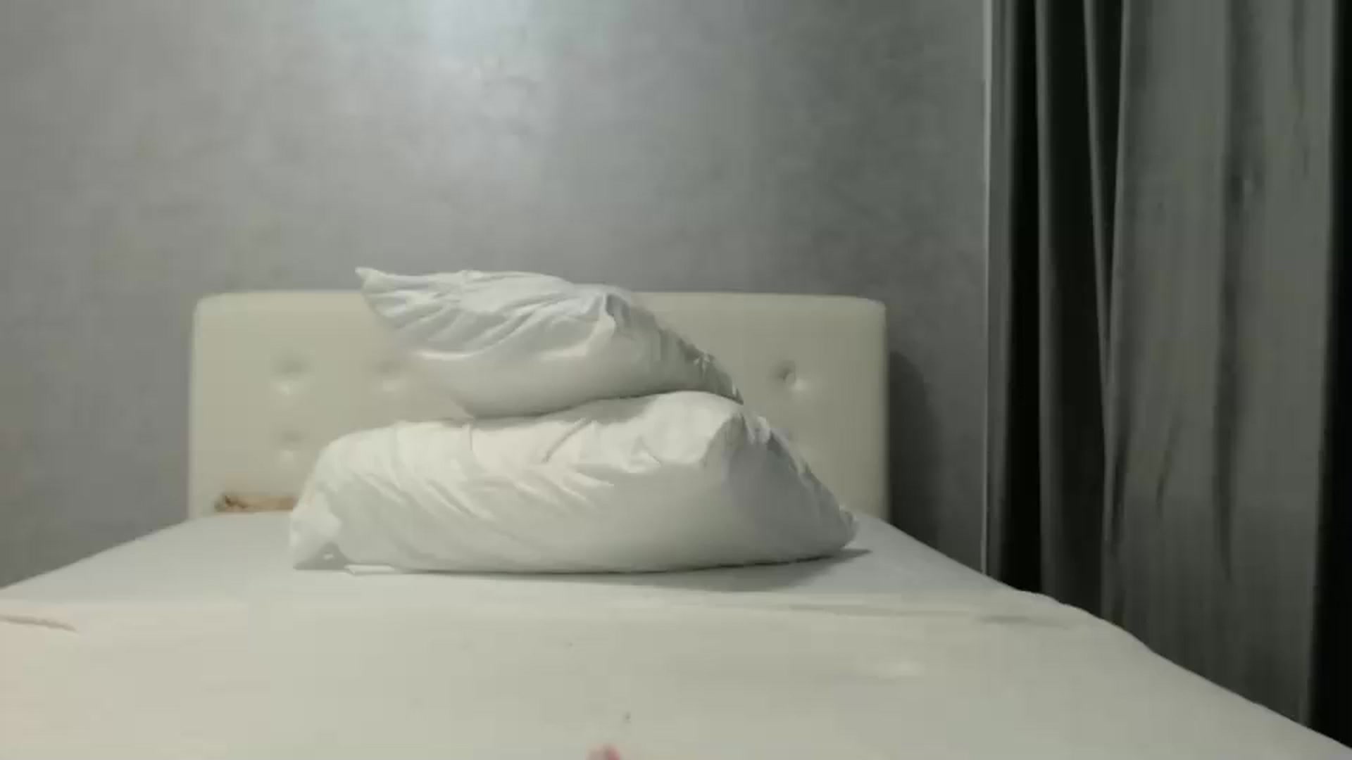 Gallery image thumbnail from Aahh_Emilia's myfreecams stream on, 11/06/2024, 19:11 image 11 of 20