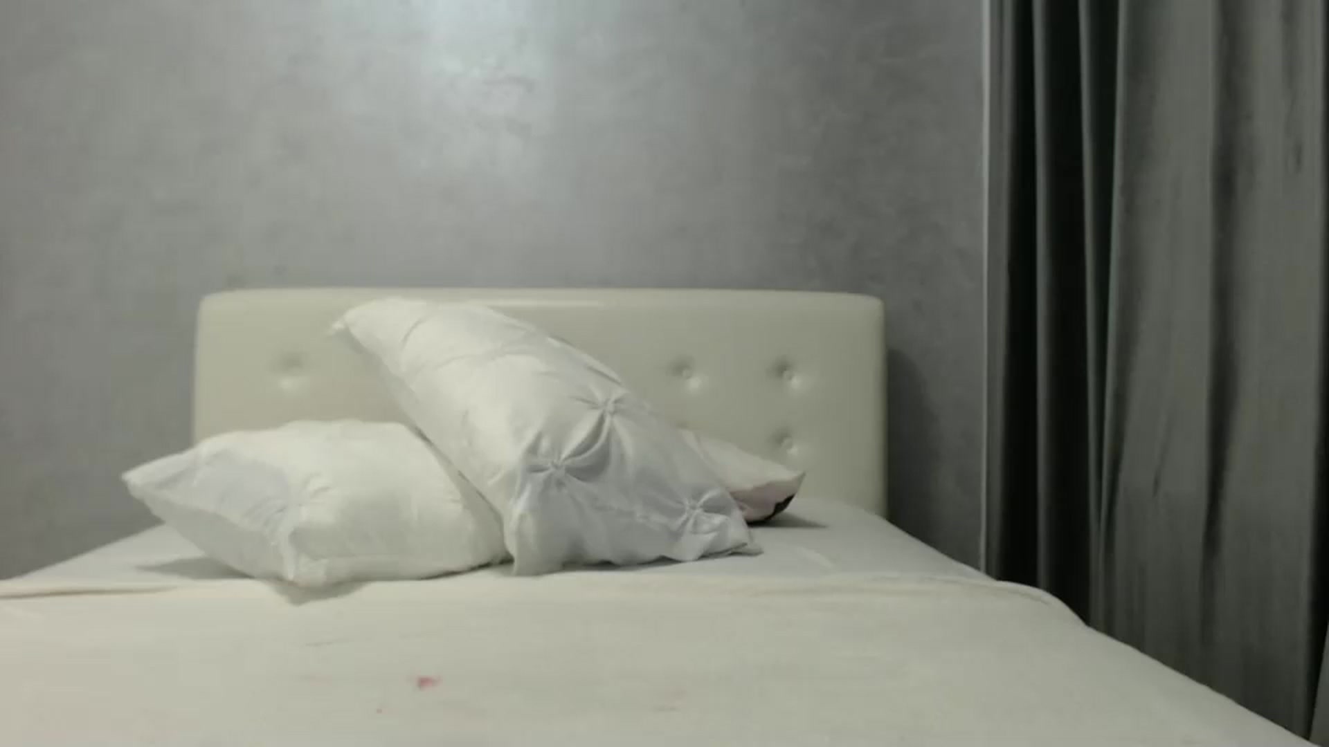 Gallery image thumbnail from Aahh_Emilia's myfreecams stream on, 11/09/2024, 19:11 image 9 of 20