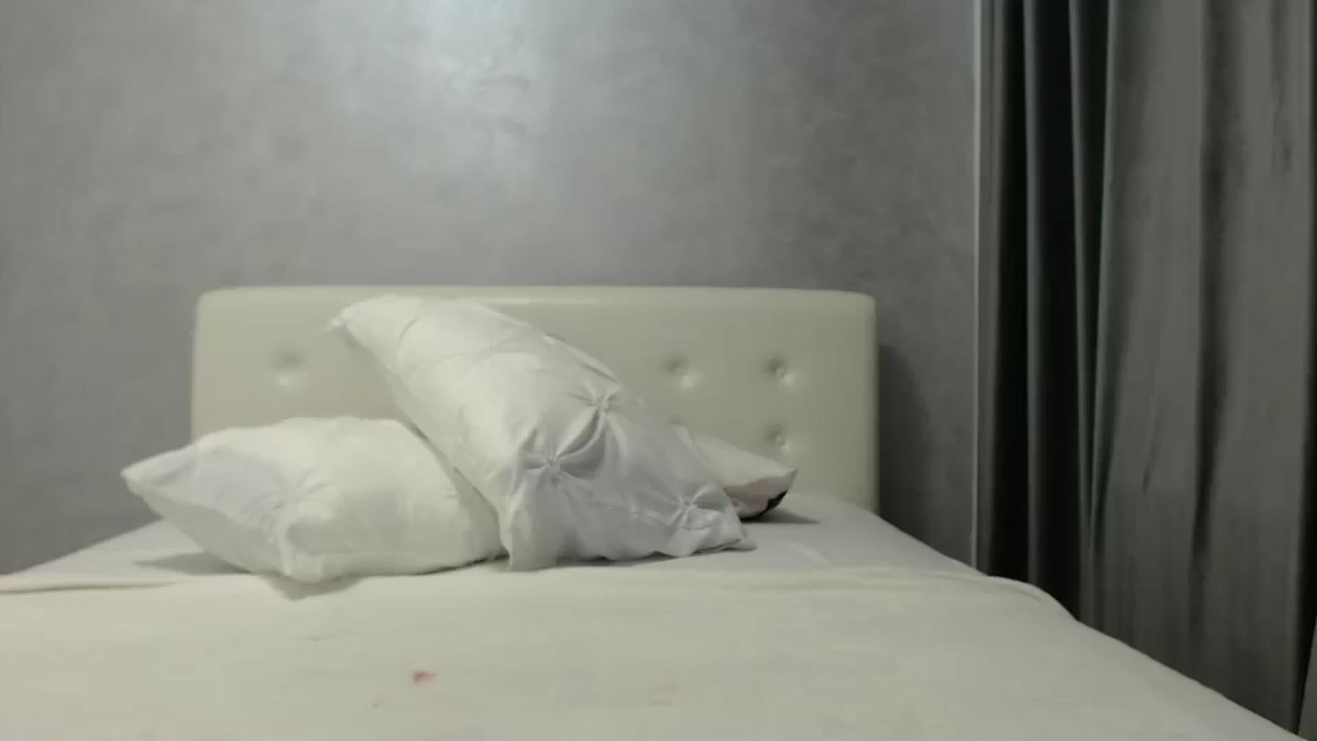 Gallery image thumbnail from Aahh_Emilia's myfreecams stream on, 11/09/2024, 19:11 image 10 of 20