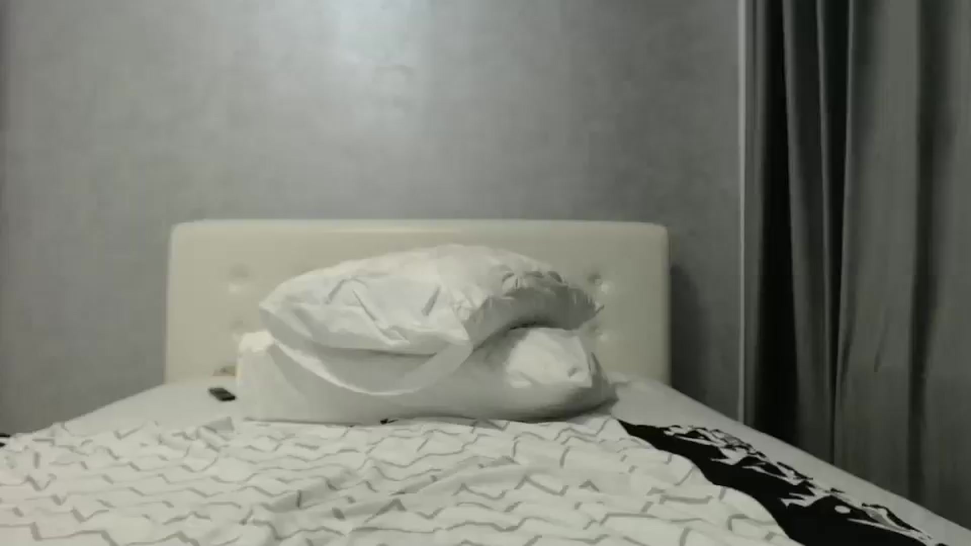 Gallery image thumbnail from Aahh_Emilia's myfreecams stream on, 11/11/2024, 19:30 image 20 of 20
