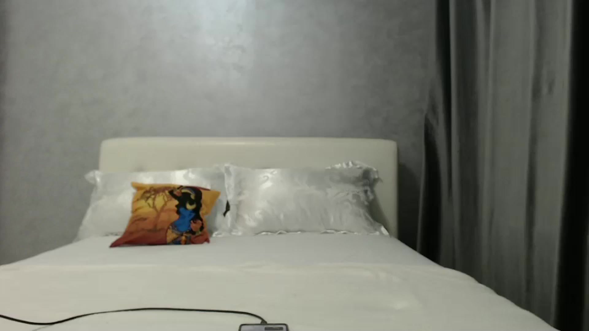 Gallery image thumbnail from Aahh_Emilia's myfreecams stream on, 11/14/2024, 17:28 image 13 of 20