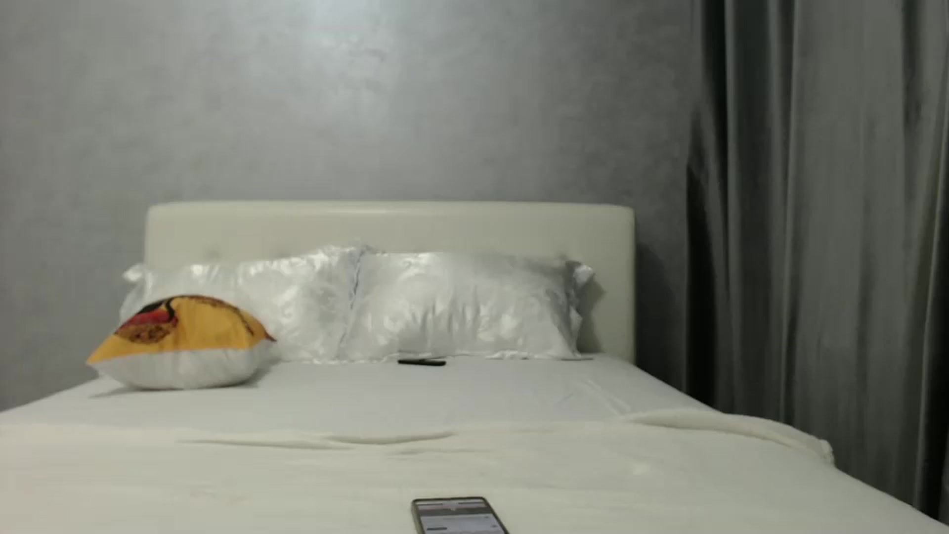 Gallery image thumbnail from Aahh_Emilia's myfreecams stream on, 11/15/2024, 17:38 image 7 of 20
