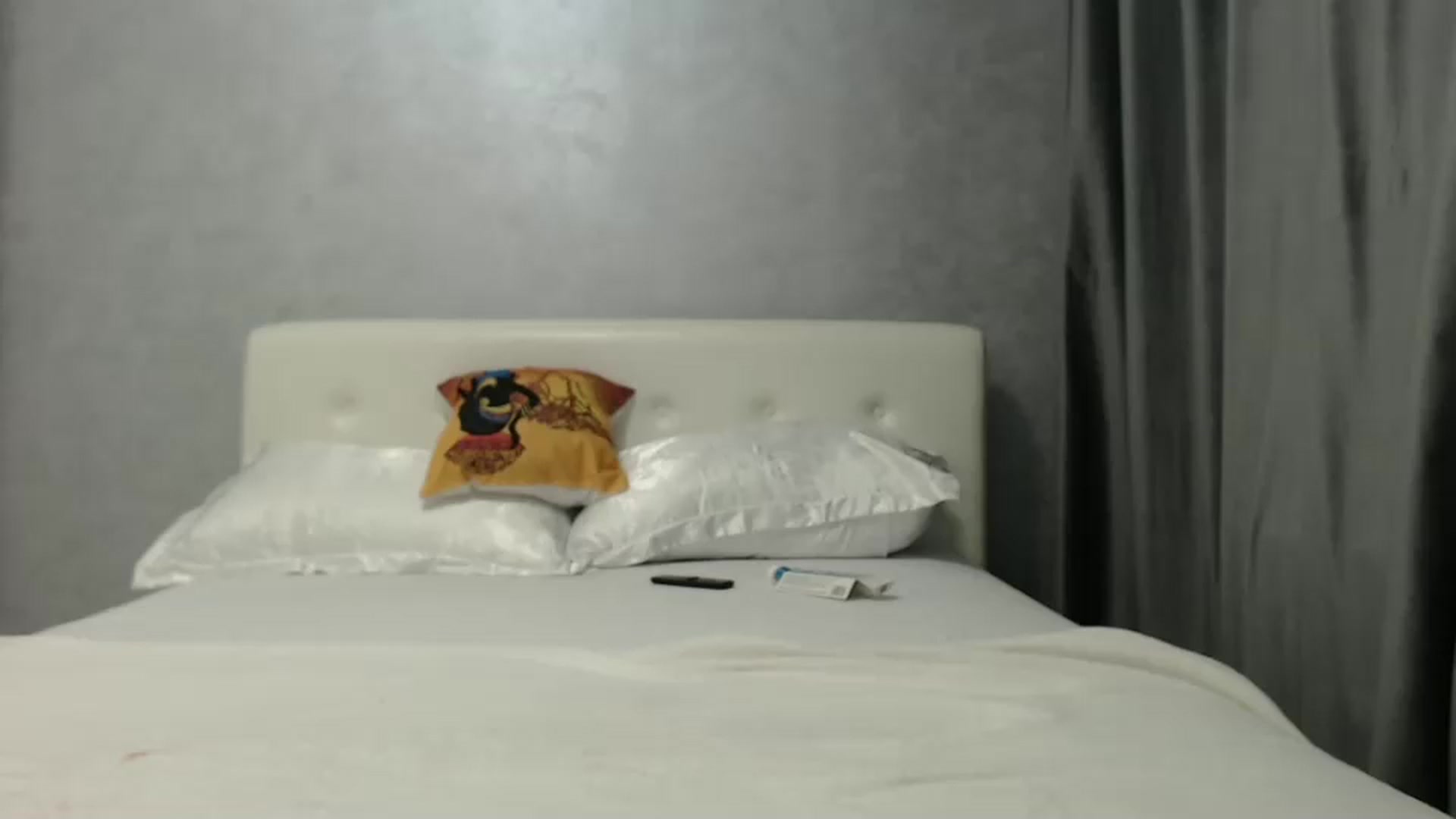 Gallery image thumbnail from Aahh_Emilia's myfreecams stream on, 11/17/2024, 17:42 image 14 of 20