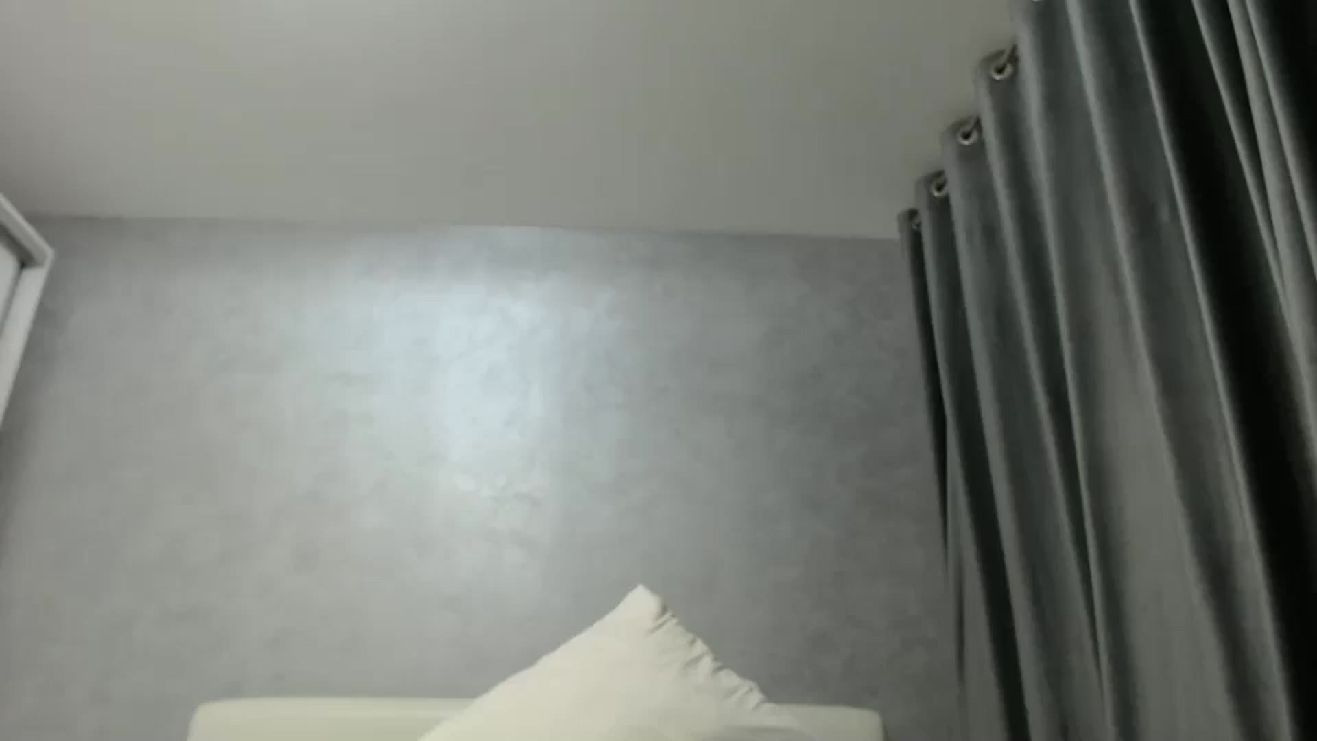 Gallery image thumbnail from Aahh_Emilia's myfreecams stream on, 11/24/2024, 18:25 image 13 of 20