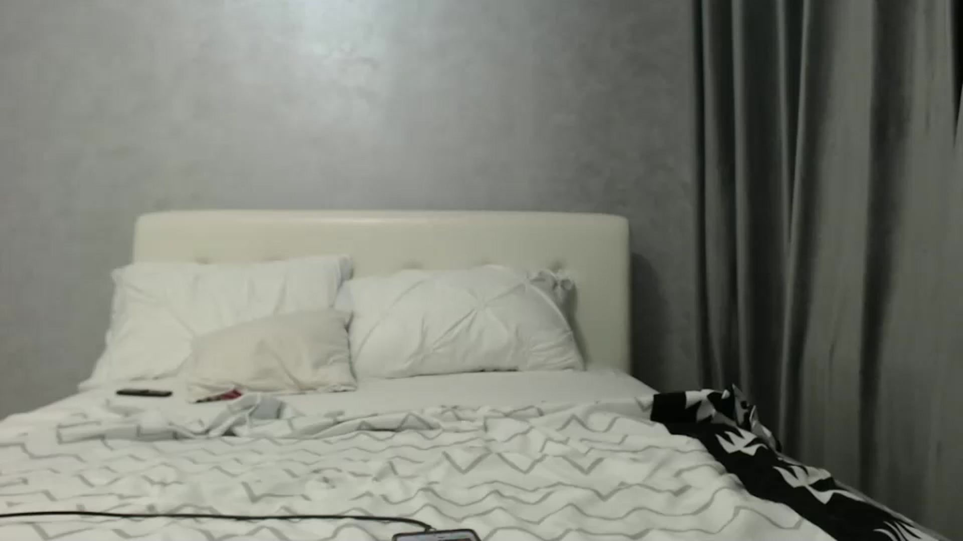 Gallery image thumbnail from Aahh_Emilia's myfreecams stream on, 11/25/2024, 17:28 image 14 of 20