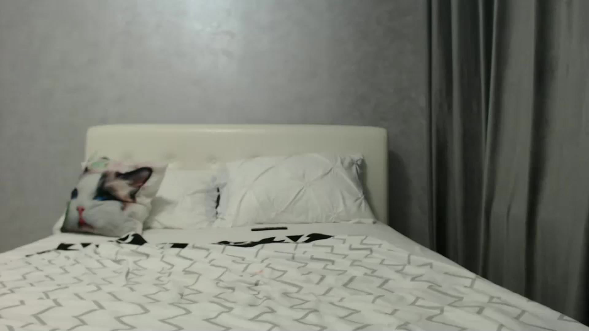 Gallery image thumbnail from Aahh_Emilia's myfreecams stream on, 11/26/2024, 18:14 image 13 of 20