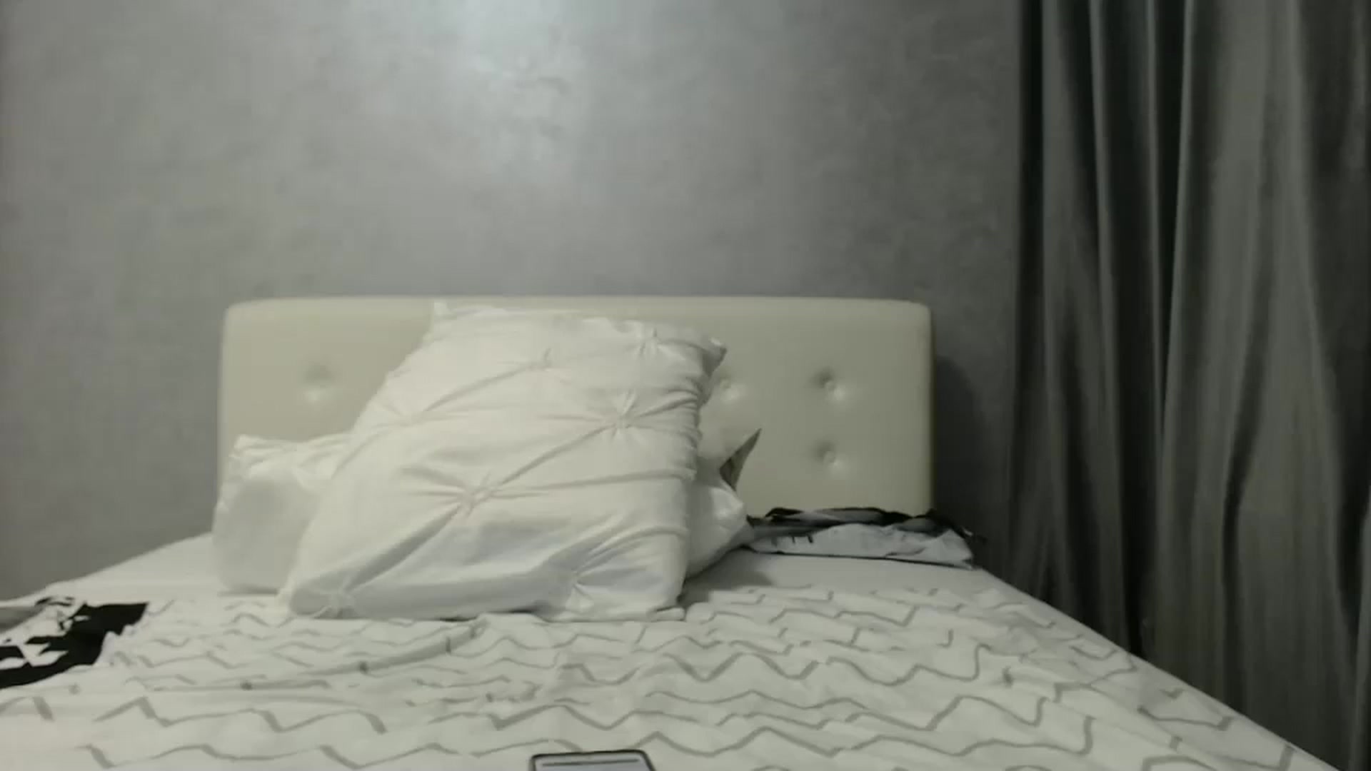 Gallery image thumbnail from Aahh_Emilia's myfreecams stream on, 11/29/2024, 19:45 image 17 of 20