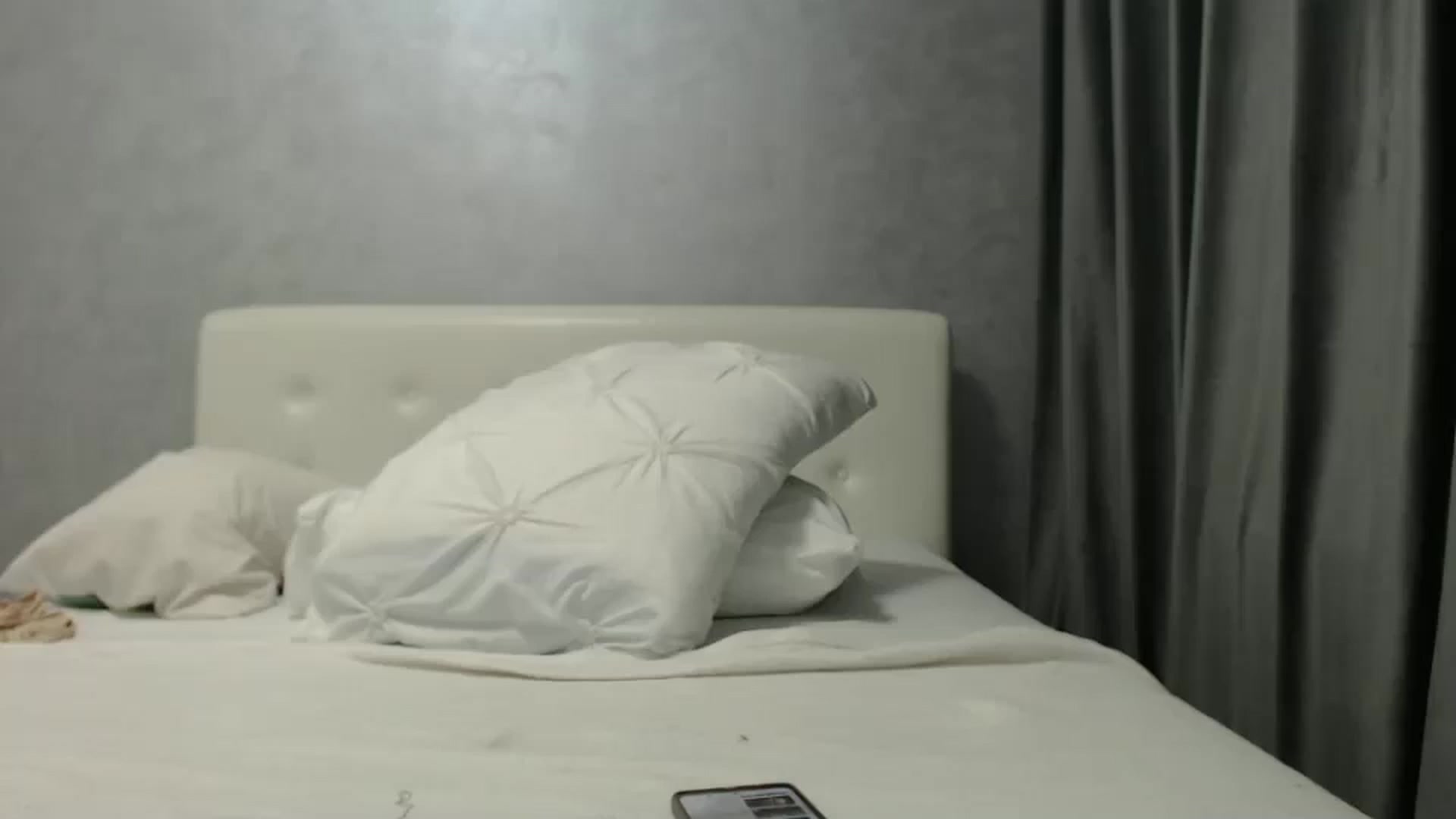 Gallery image thumbnail from Aahh_Emilia's myfreecams stream on, 12/02/2024, 19:35 image 14 of 20