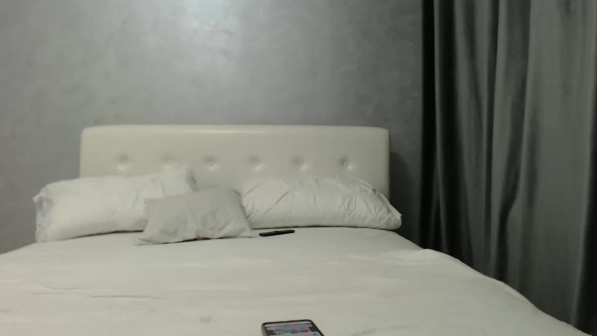 Gallery image thumbnail from Aahh_Emilia's myfreecams stream on, 12/29/2024, 17:56 image 8 of 20