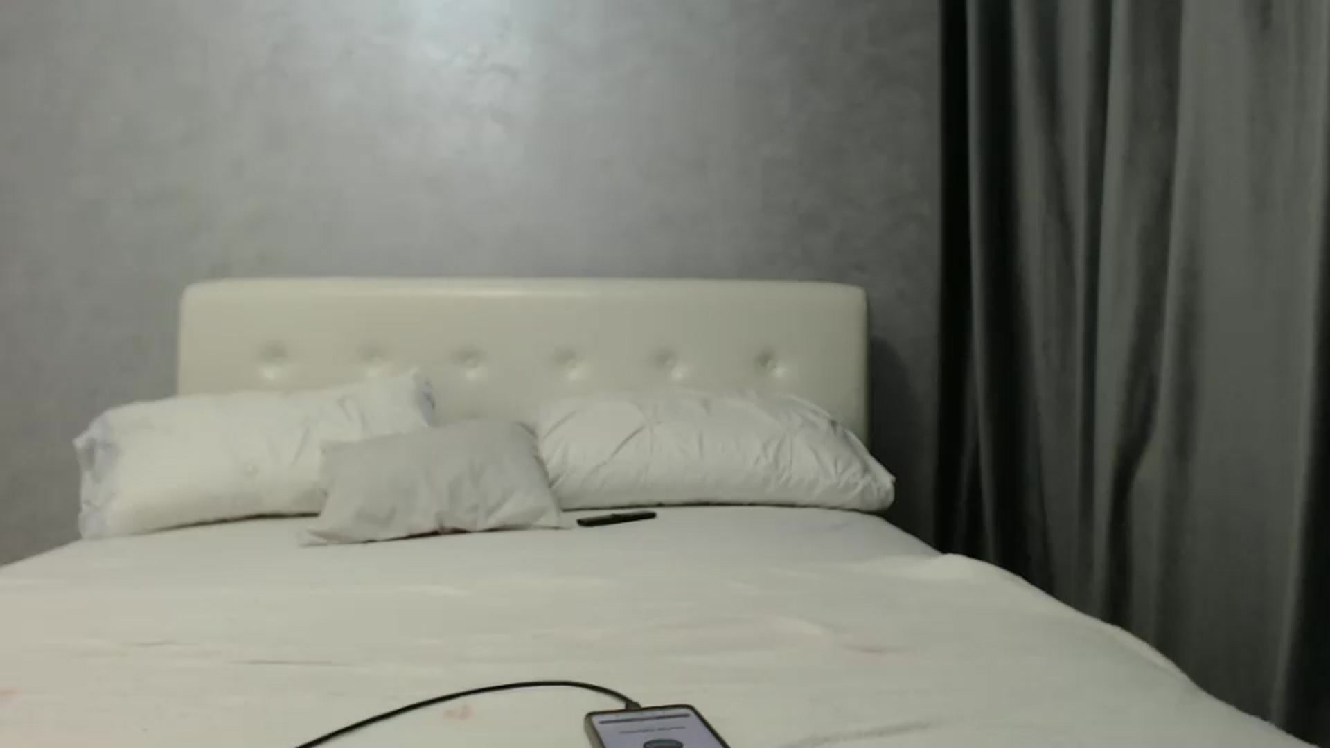 Gallery image thumbnail from Aahh_Emilia's myfreecams stream on, 12/29/2024, 17:56 image 19 of 20