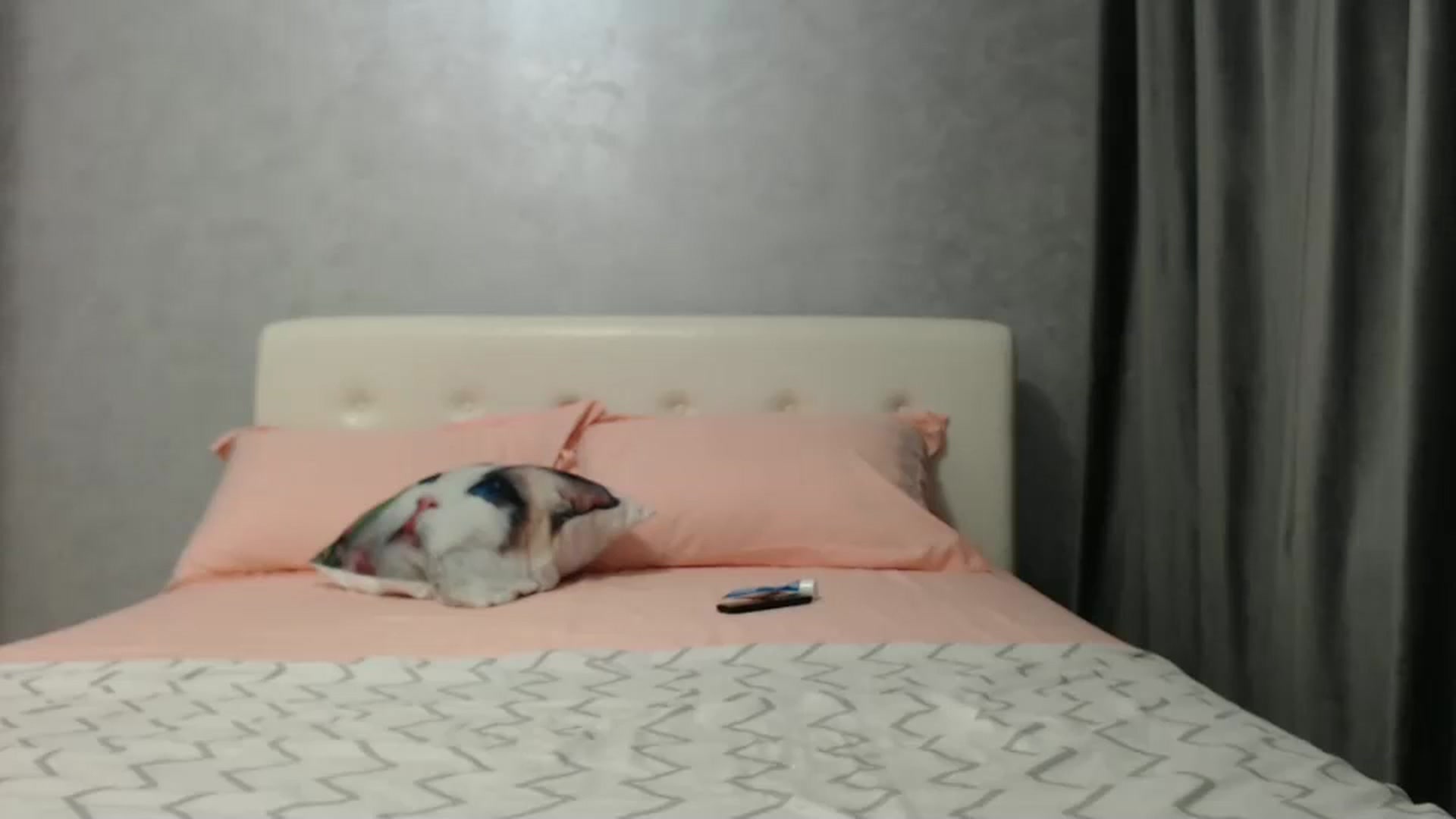 Gallery image thumbnail from Aahh_Emilia's myfreecams stream on, 01/10/2025, 17:53 image 9 of 20