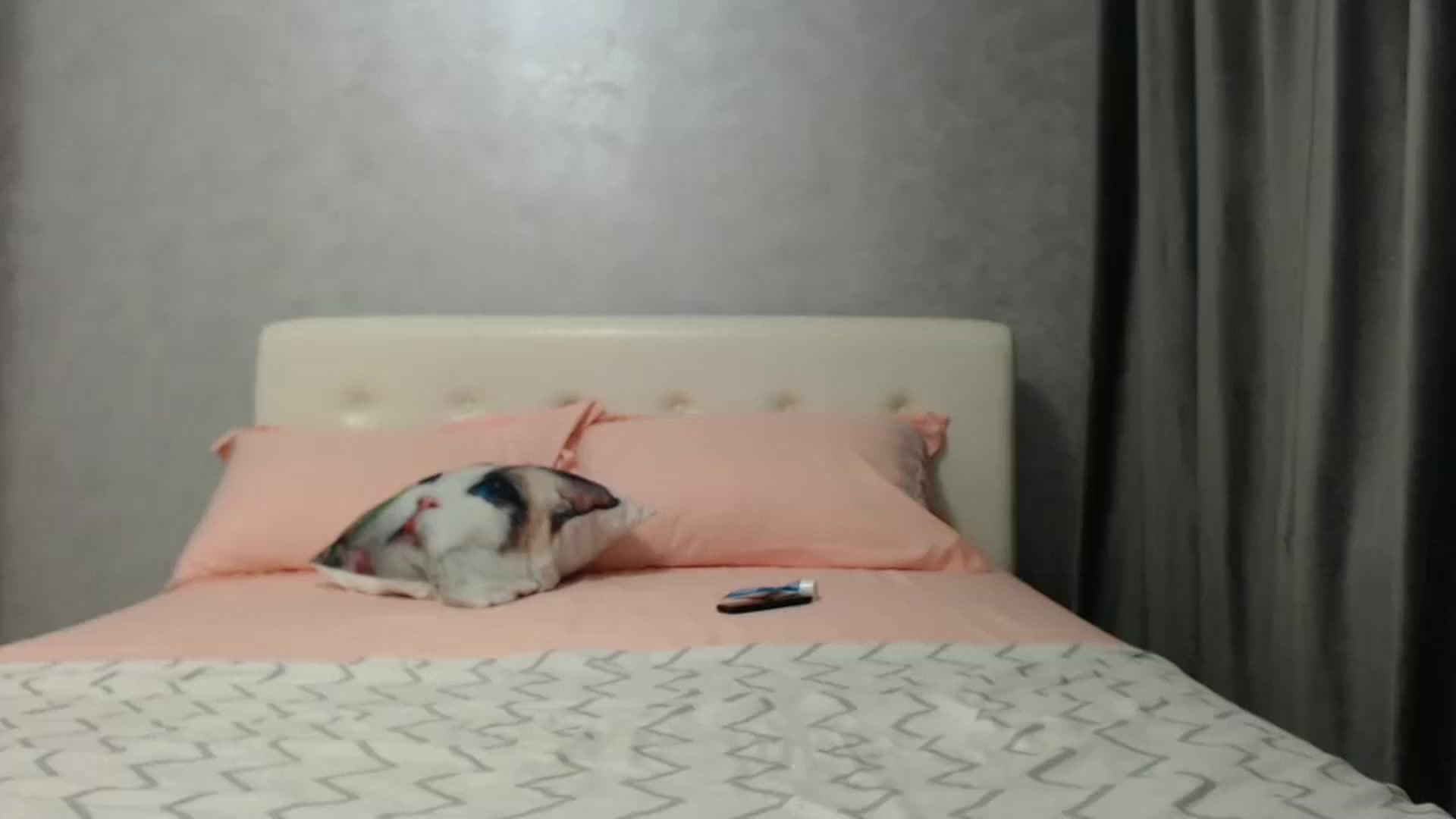 Gallery image thumbnail from Aahh_Emilia's myfreecams stream on, 01/10/2025, 17:53 image 8 of 20