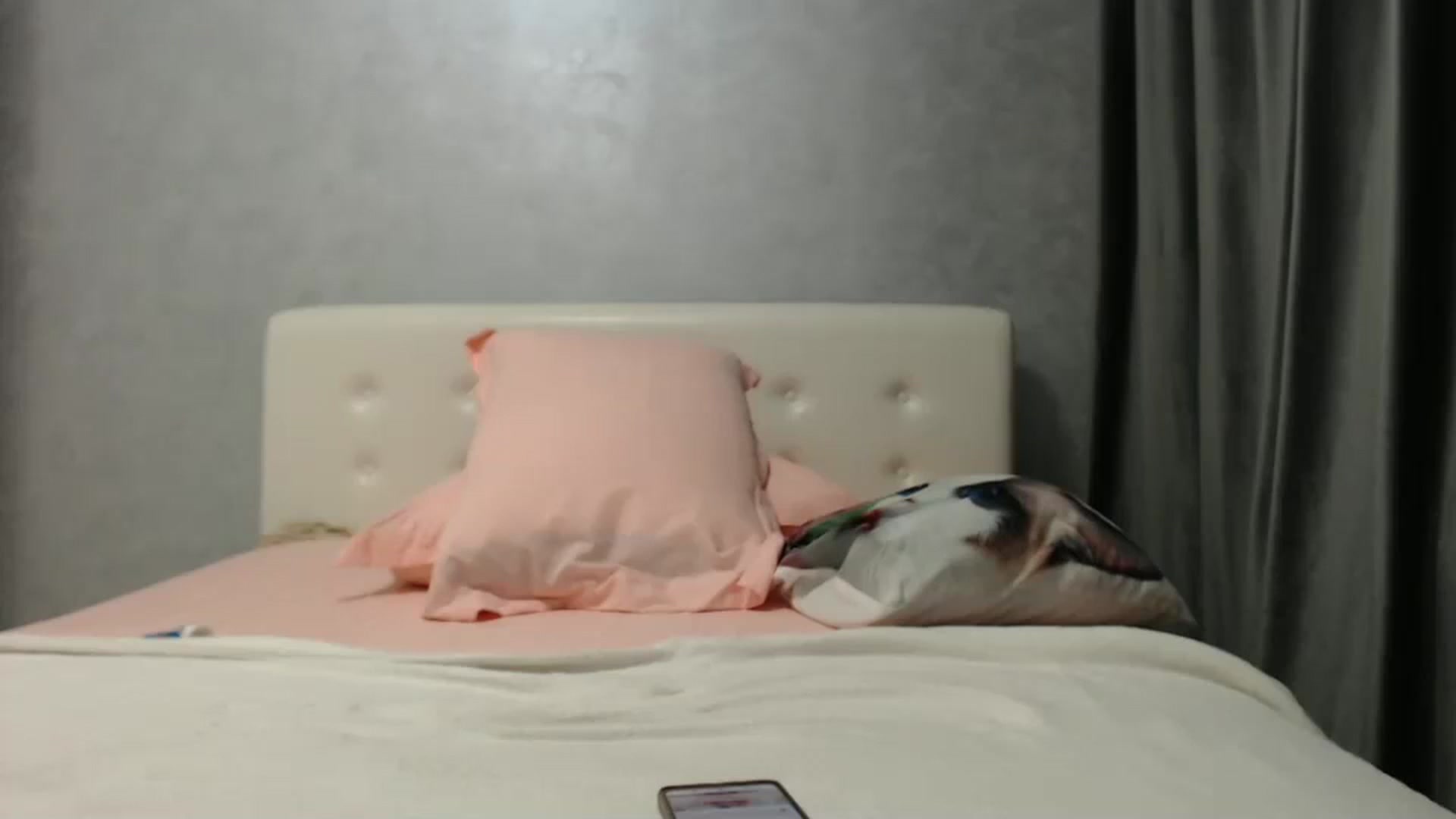 Gallery image thumbnail from Aahh_Emilia's myfreecams stream on, 01/13/2025, 19:49 image 13 of 20