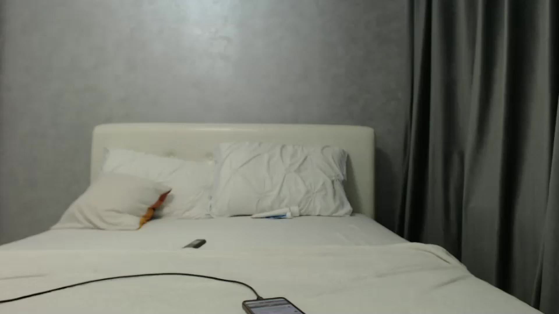 Gallery image thumbnail from Aahh_Emilia's myfreecams stream on, 01/23/2025, 17:46 image 15 of 20