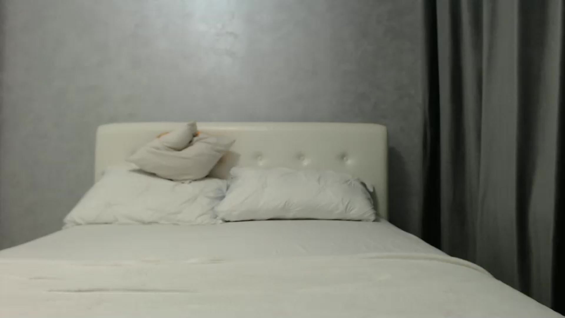 Gallery image thumbnail from Aahh_Emilia's myfreecams stream on, 01/28/2025, 17:23 image 16 of 20