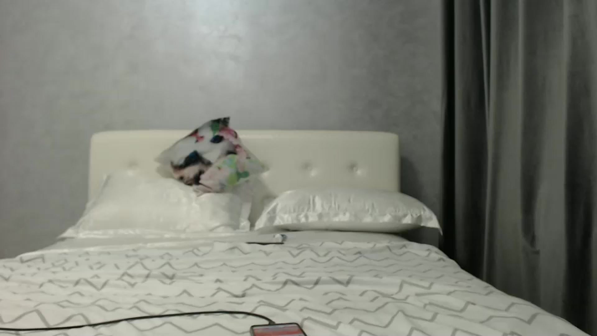 Gallery image thumbnail from Aahh_Emilia's myfreecams stream on, 02/05/2025, 17:52 image 13 of 20