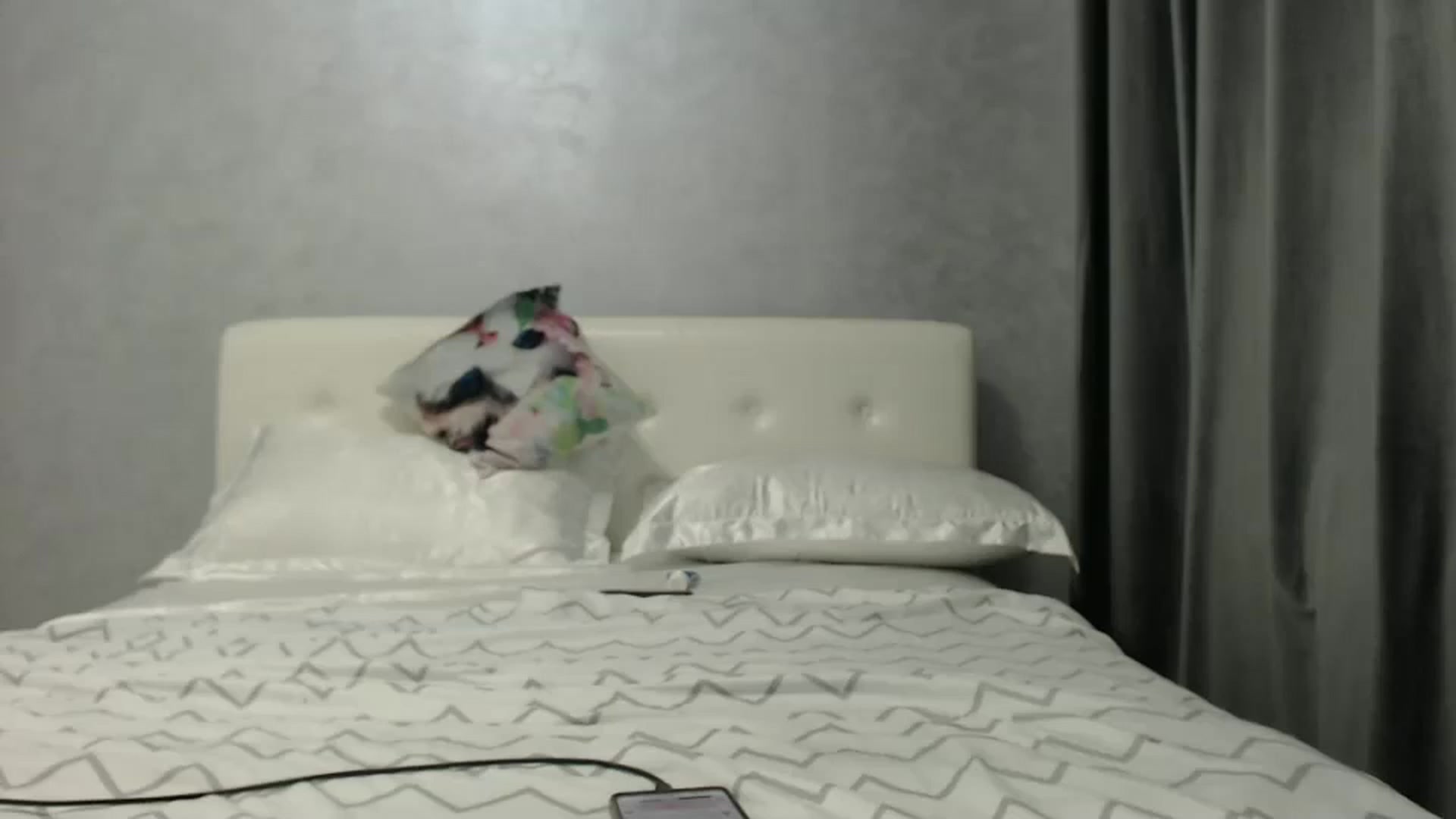 Gallery image thumbnail from Aahh_Emilia's myfreecams stream on, 02/05/2025, 17:52 image 14 of 20
