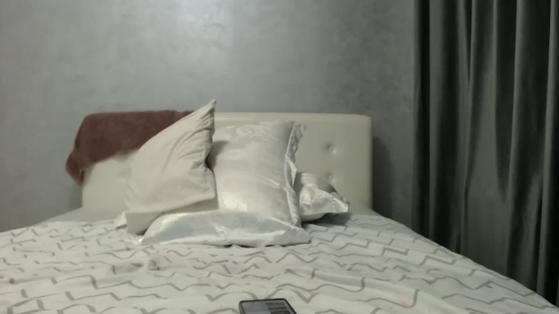 Gallery image thumbnail from Aahh_Emilia's myfreecams stream on, 02/08/2025, 19:27 image 9 of 20