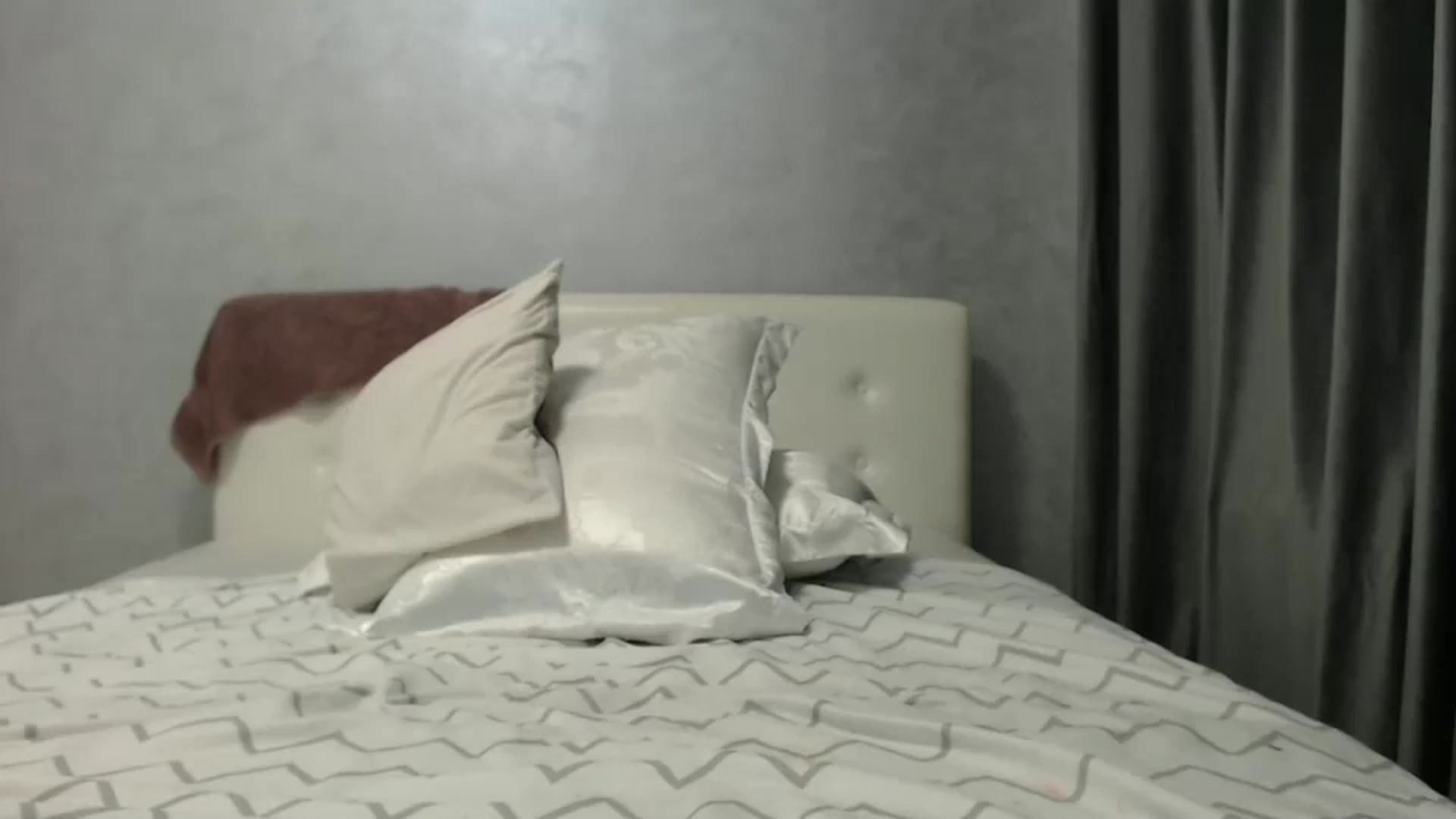 Gallery image thumbnail from Aahh_Emilia's myfreecams stream on, 02/08/2025, 19:27 image 12 of 20