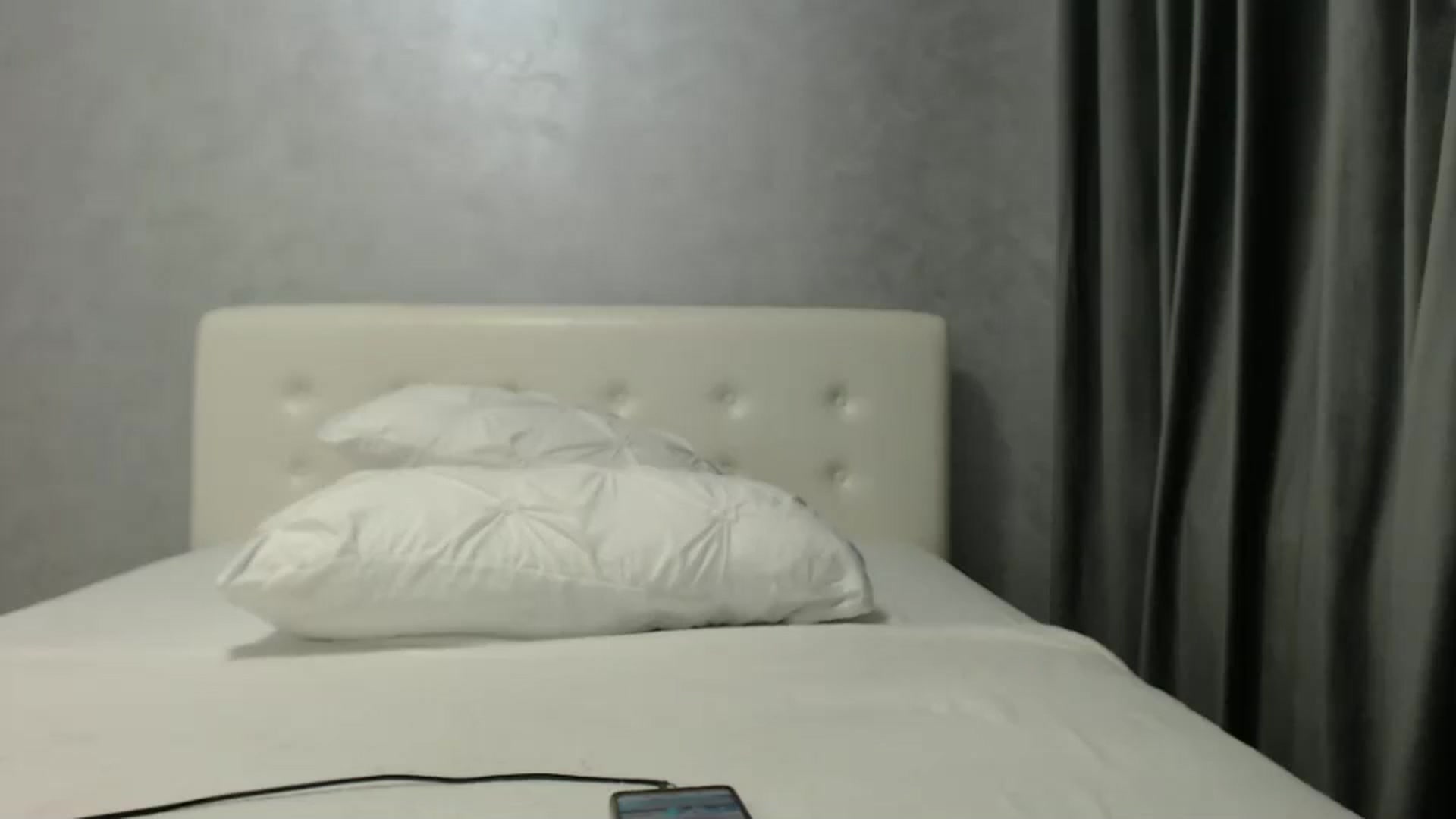 Gallery image thumbnail from Aahh_Emilia's myfreecams stream on, 02/13/2025, 19:02 image 14 of 20