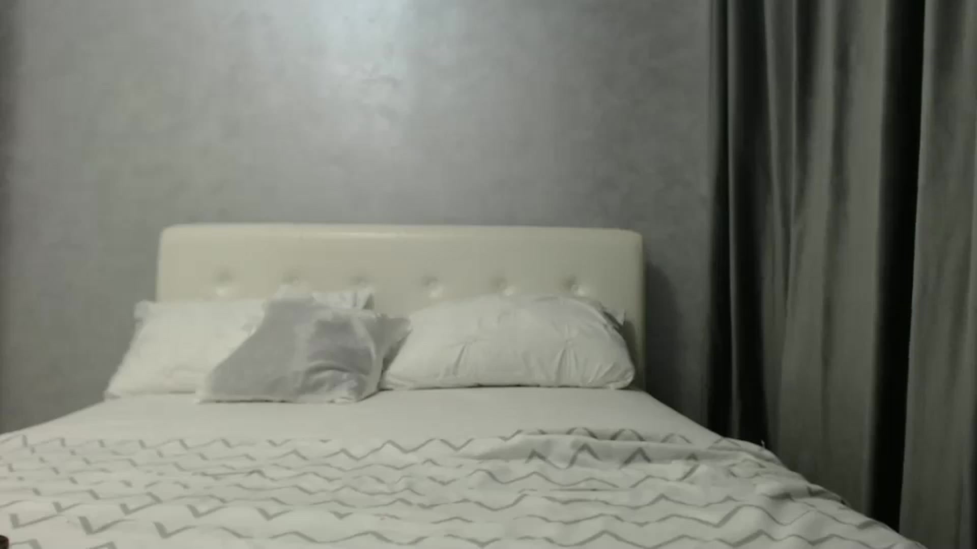 Gallery image thumbnail from Aahh_Emilia's myfreecams stream on, 03/08/2025, 17:03 image 16 of 20